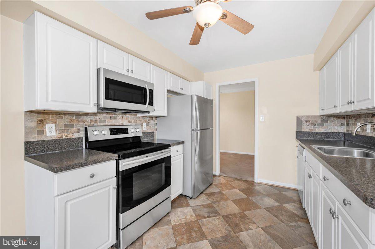 GLADE TOWN - Residential