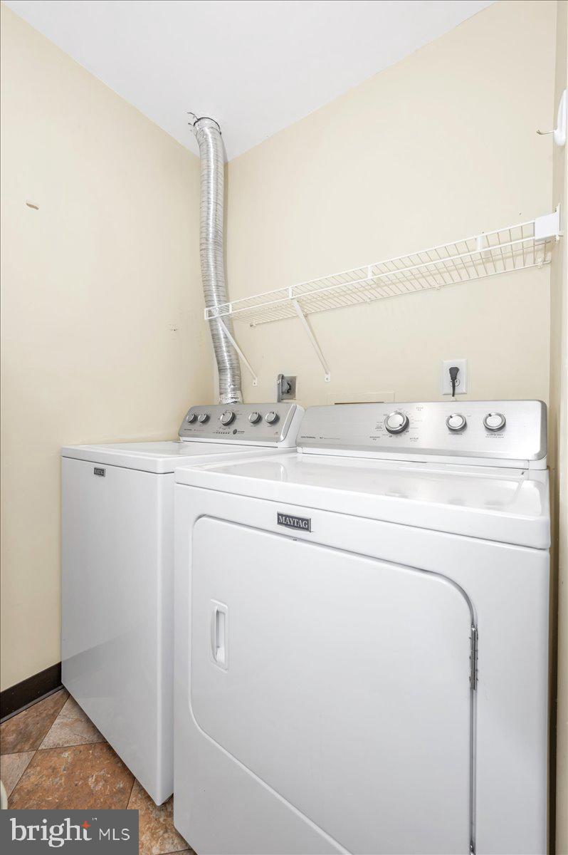 GLADE TOWN - Residential