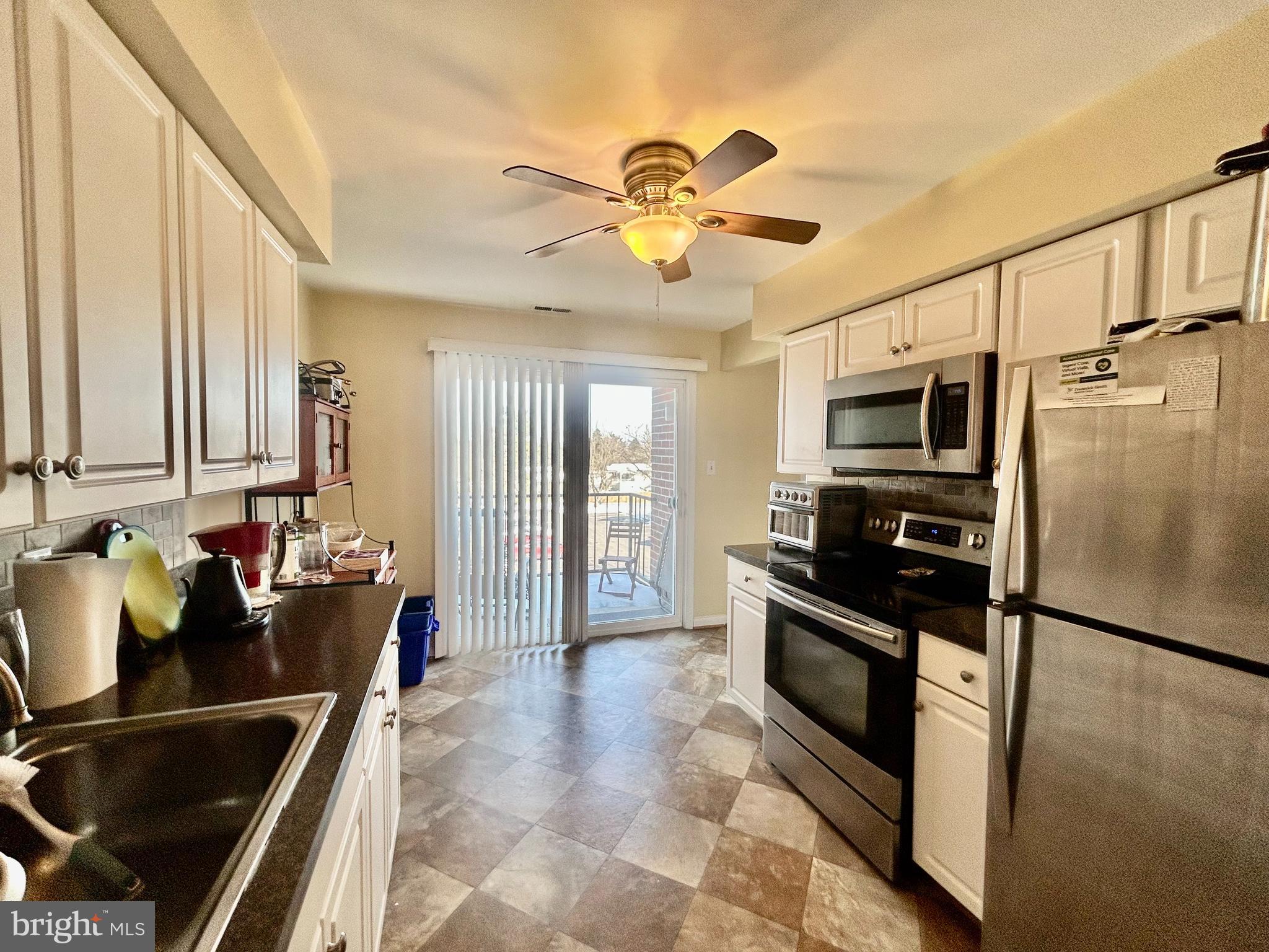 GLADE TOWN - Residential