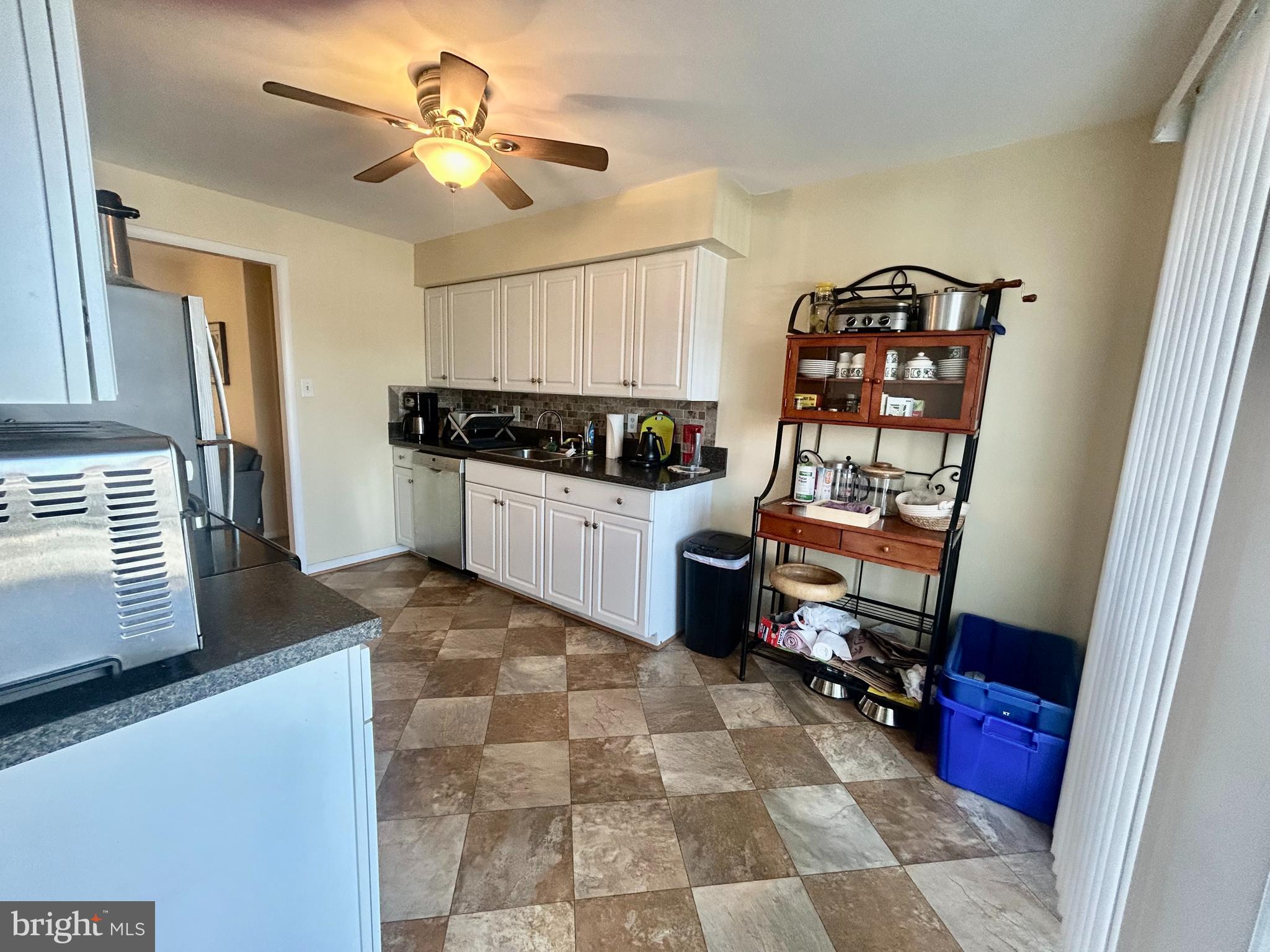 GLADE TOWN - Residential