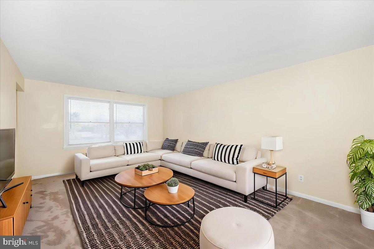 200 CHAPEL COURT 319