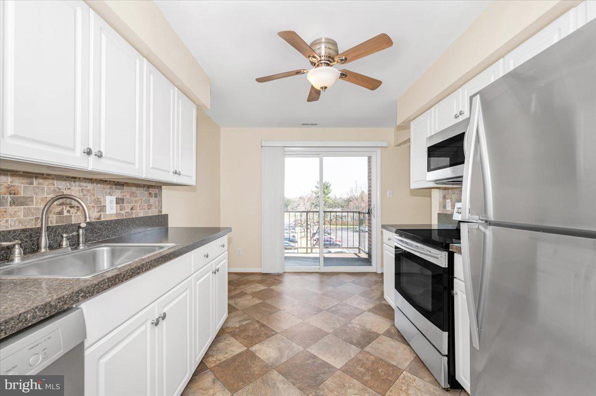 GLADE TOWN - Residential