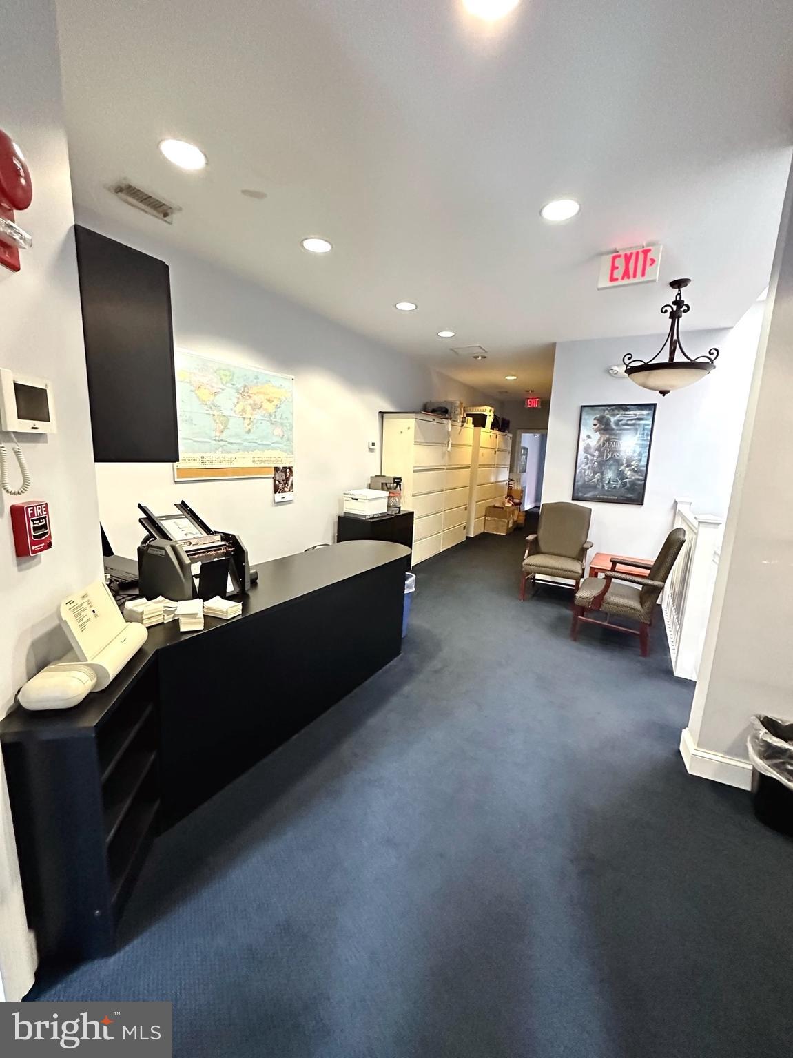 DUPONT - Commercial Sale