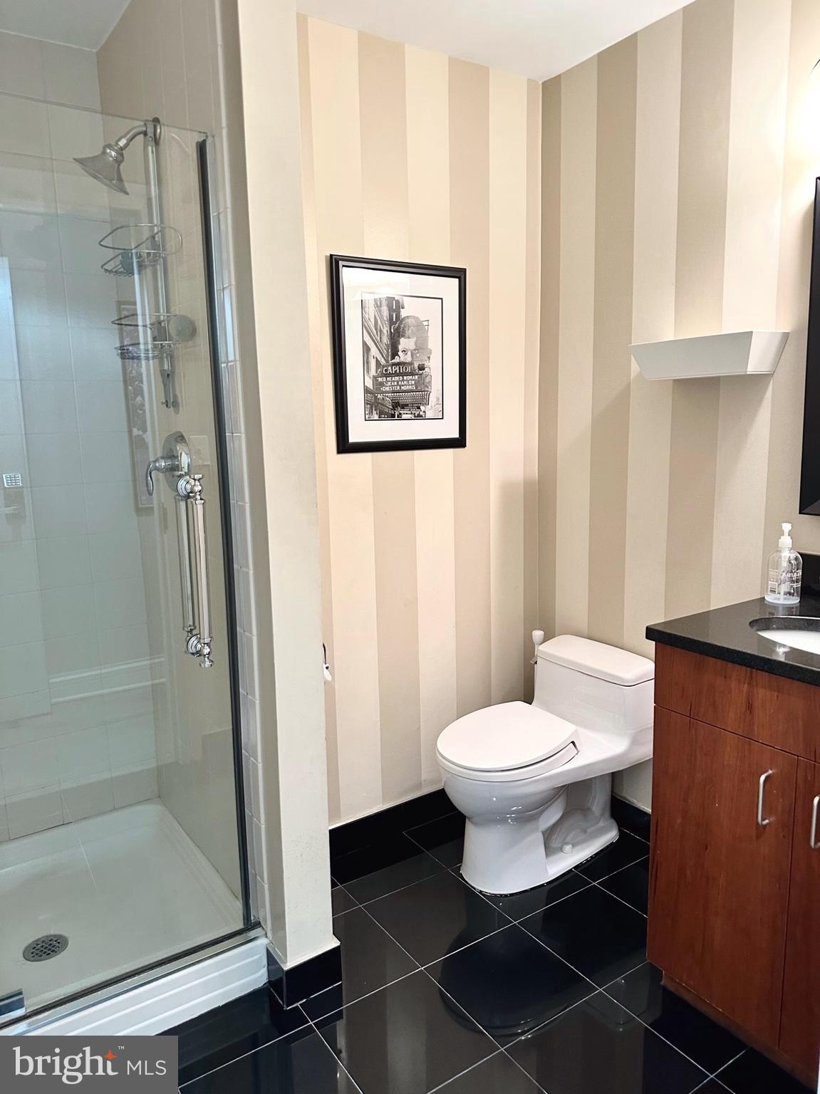 DUPONT - Commercial Sale