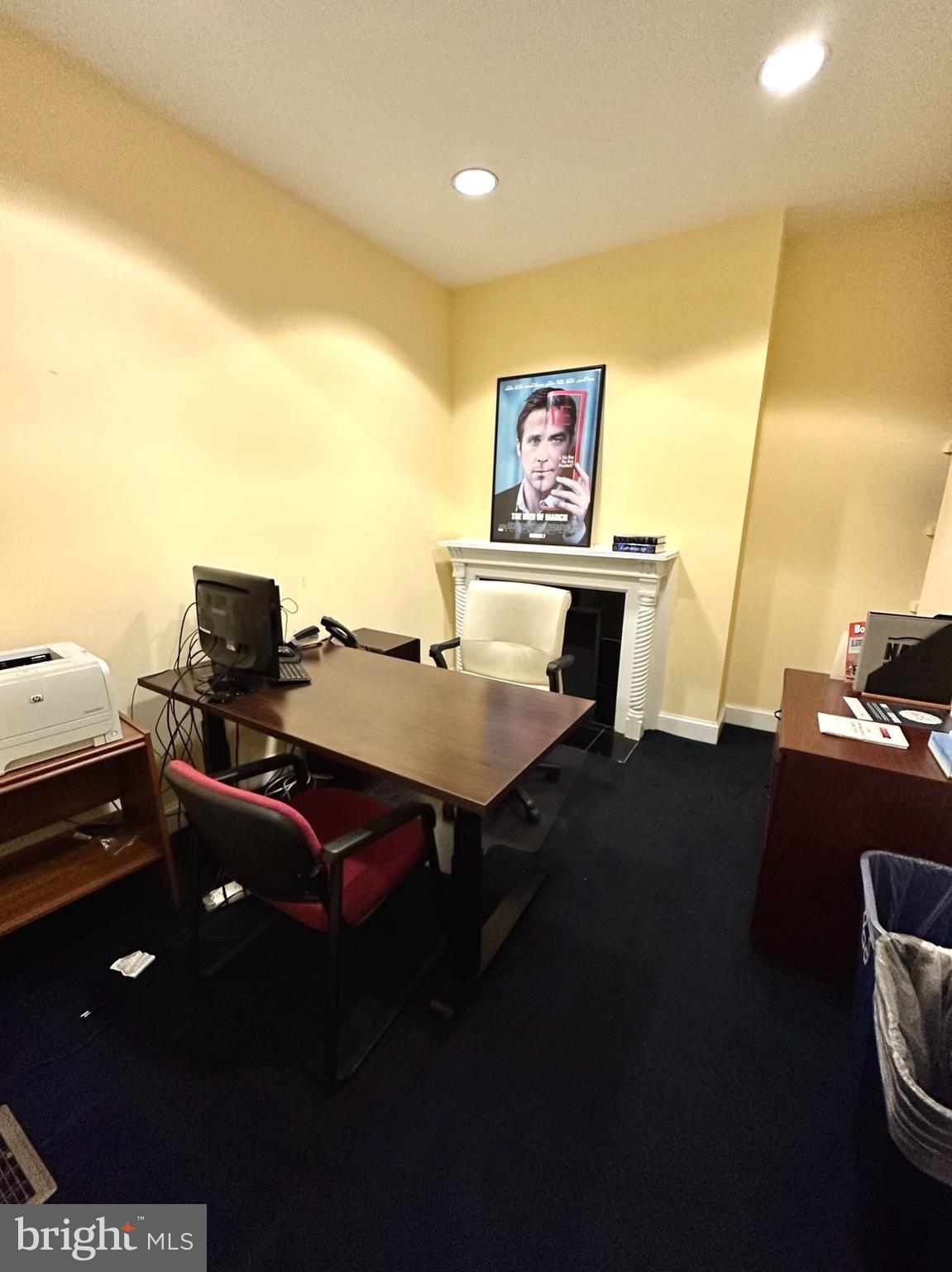 DUPONT - Commercial Sale