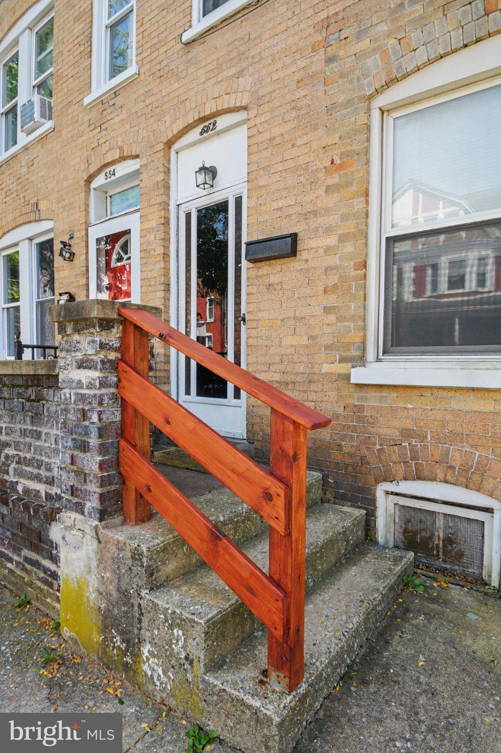 552 KING STREET
