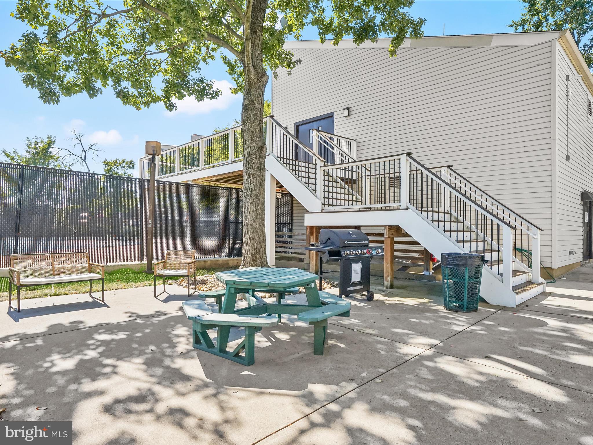 GREENHOUSE - Residential