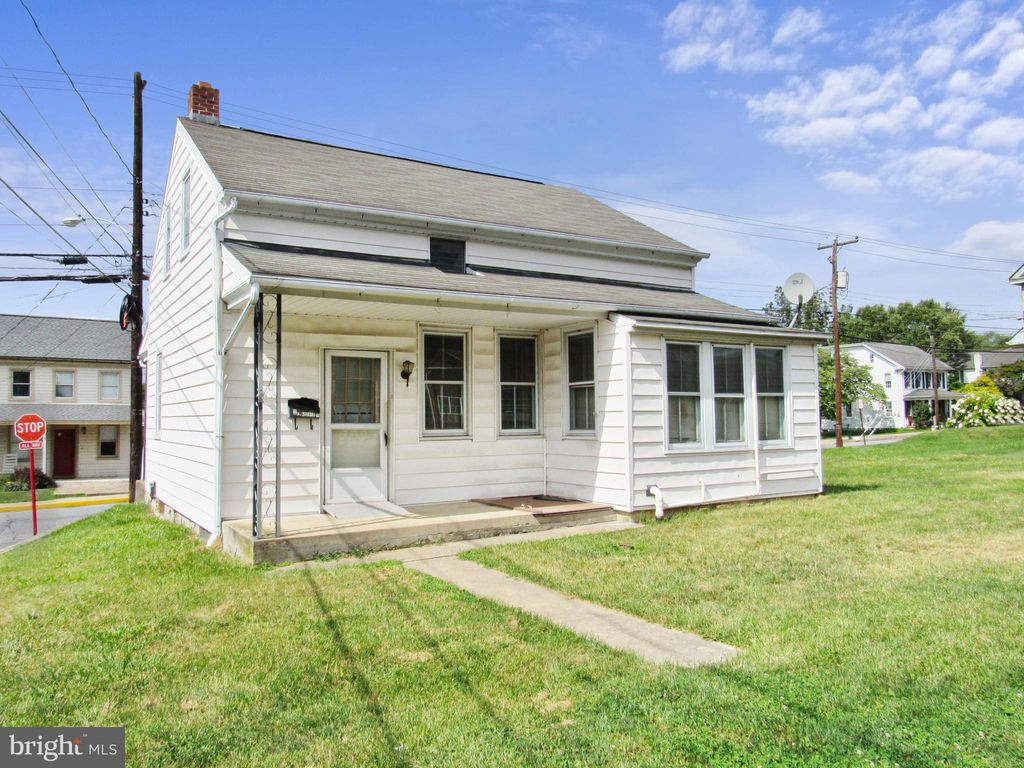 Photo of 2 E Hoover Street, Mountville, PA 17554 (MLS # PALA2040112)