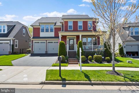 Photo of 17148 Gullwing Drive, DUMFRIES, VA 22026 (MLS # VAPW2116256)