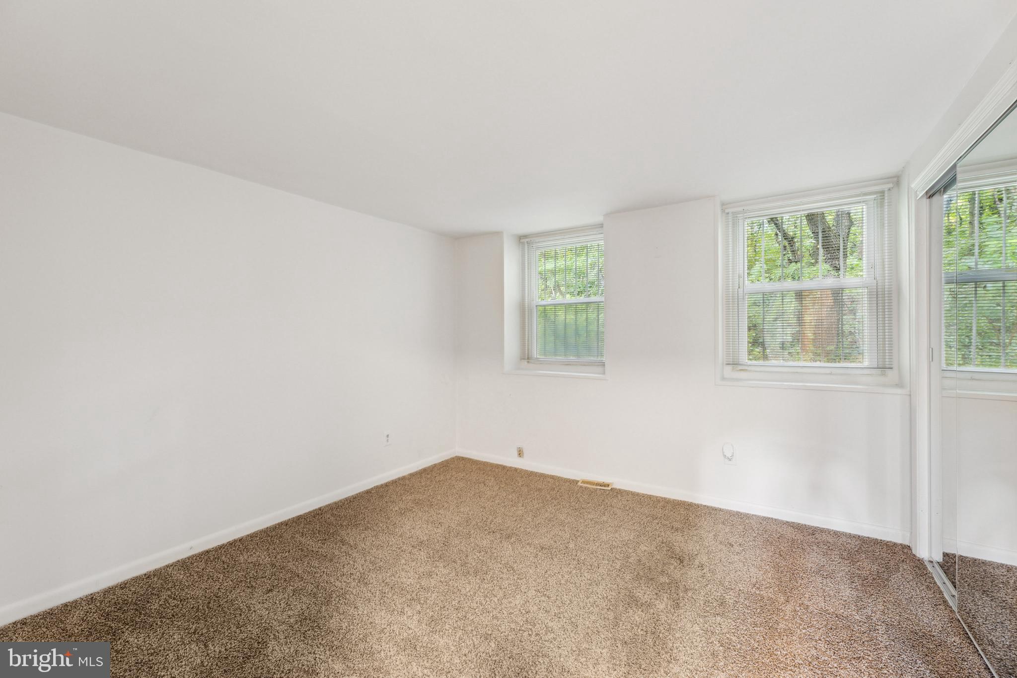 WINDMILL SQUARE - Residential