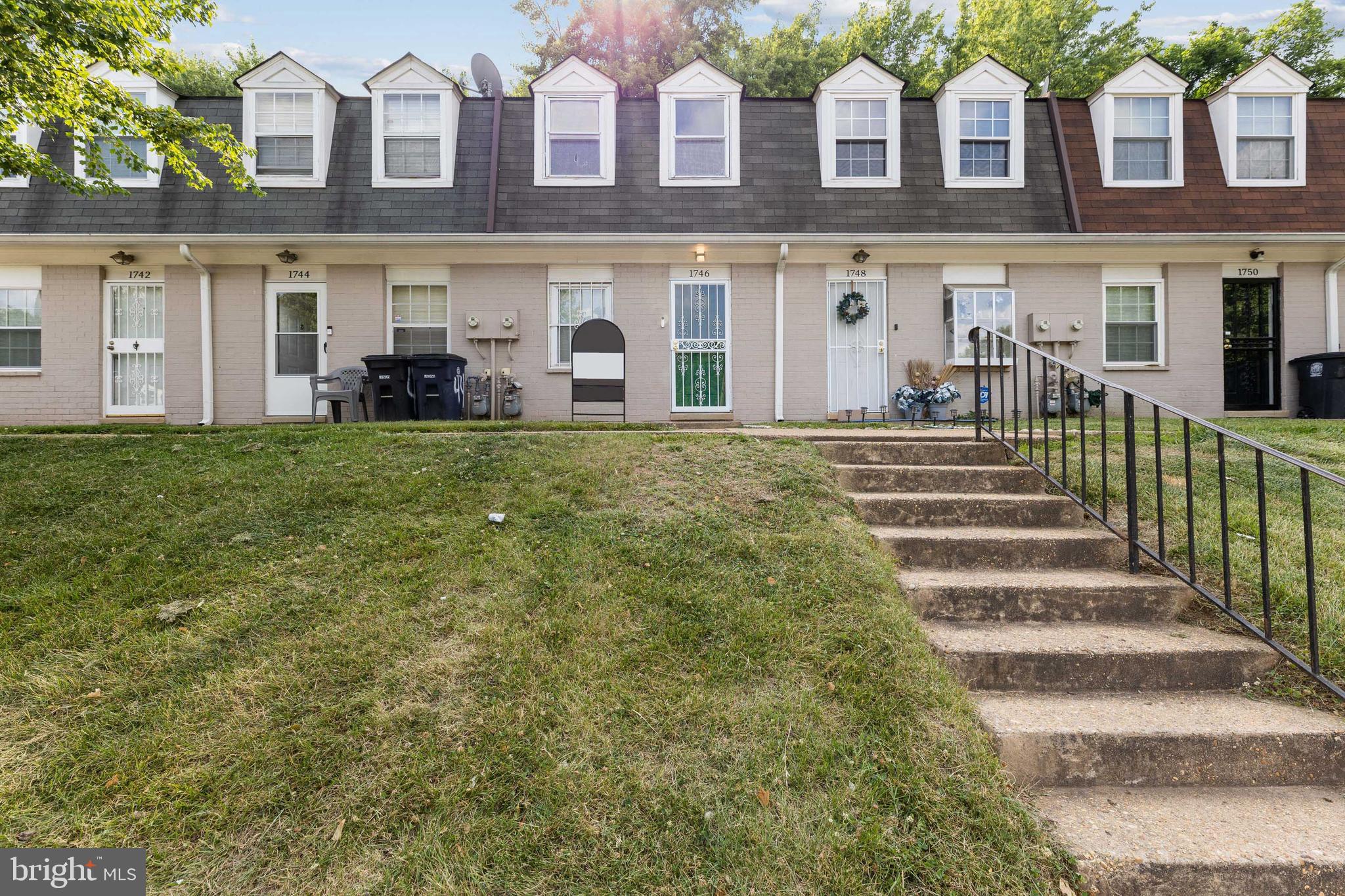 WINDMILL SQUARE - Residential