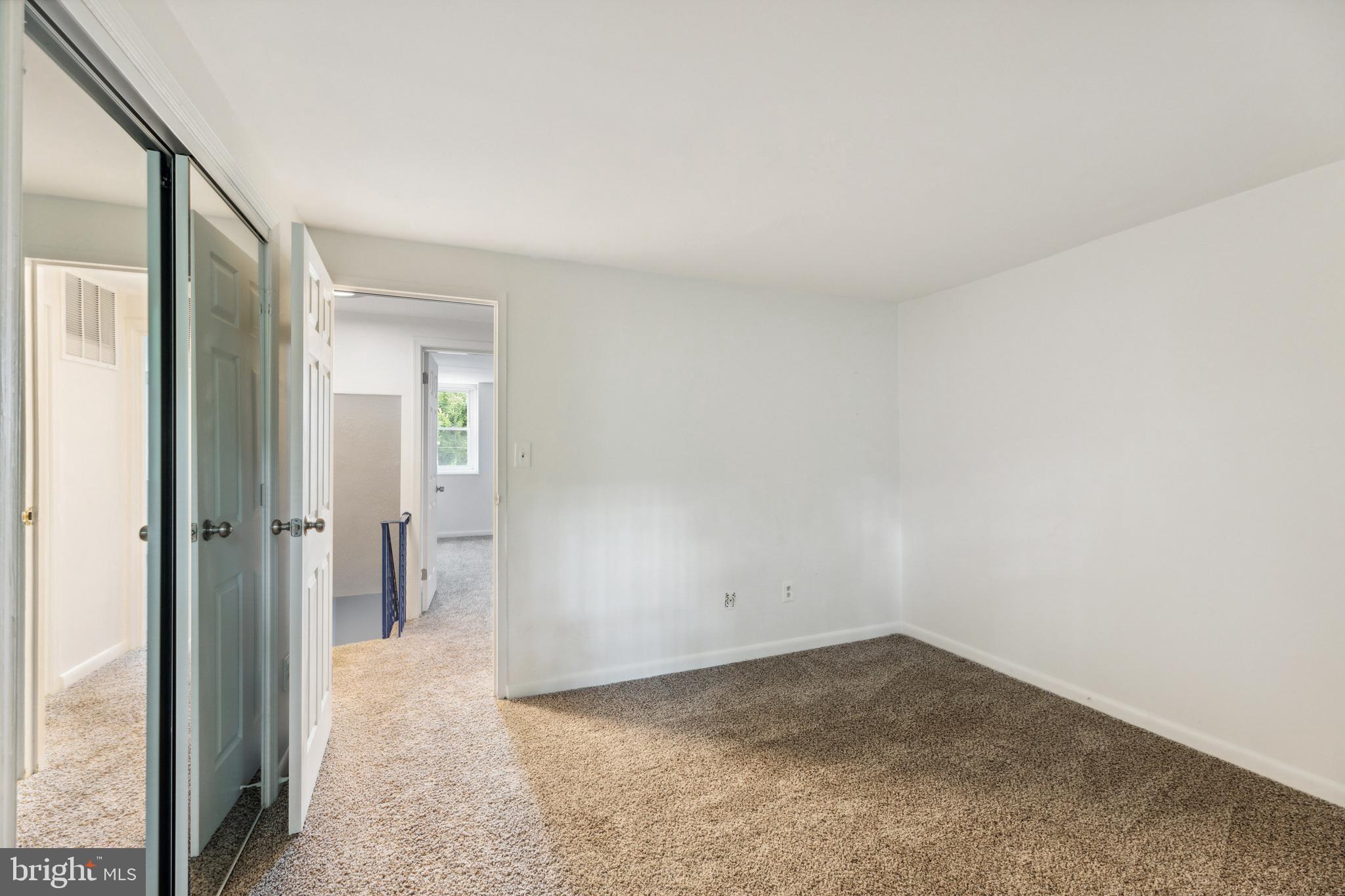 WINDMILL SQUARE - Residential