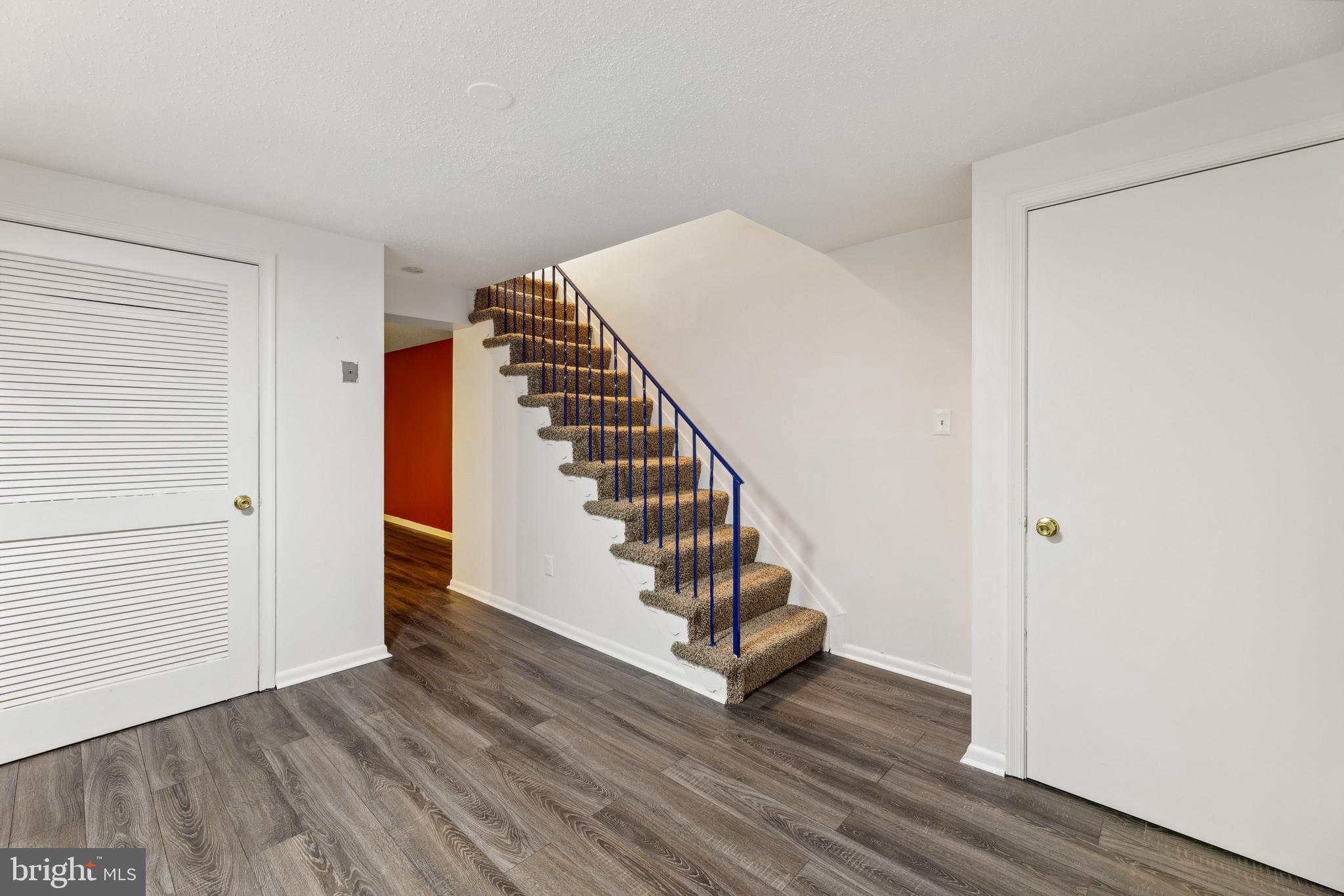 WINDMILL SQUARE - Residential