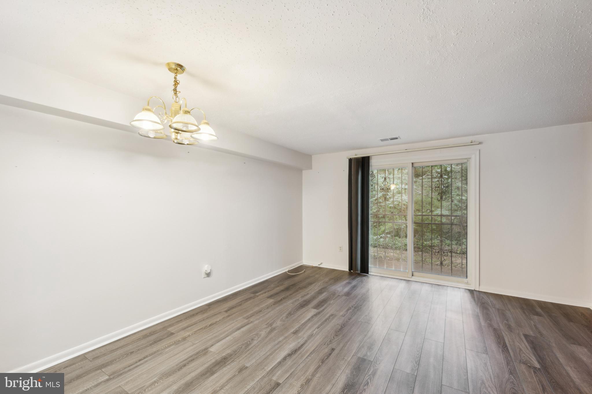 WINDMILL SQUARE - Residential