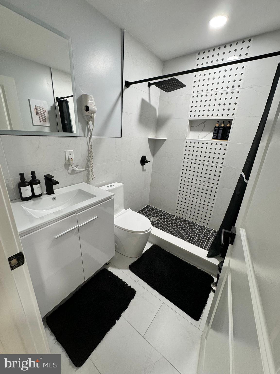 DICKINSON NARROWS - Residential Lease