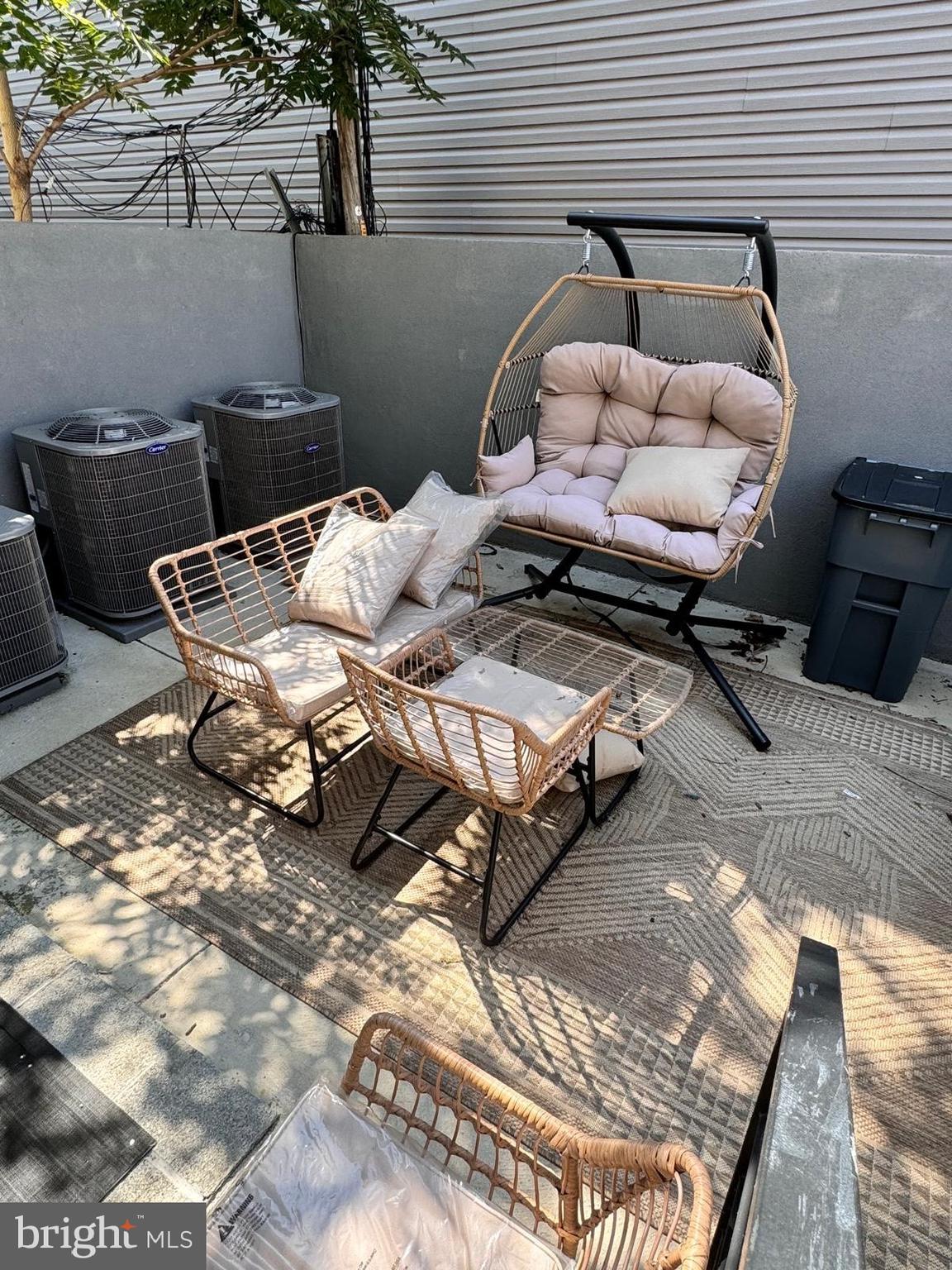 DICKINSON NARROWS - Residential Lease