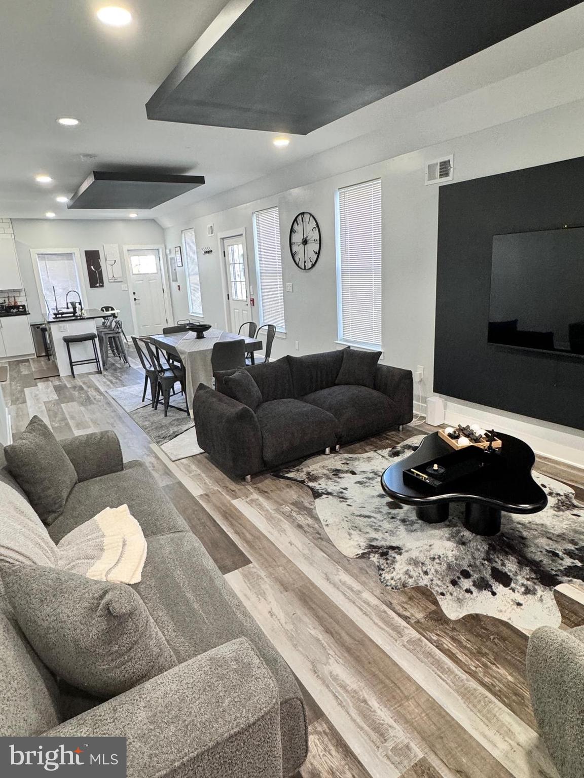 DICKINSON NARROWS - Residential Lease