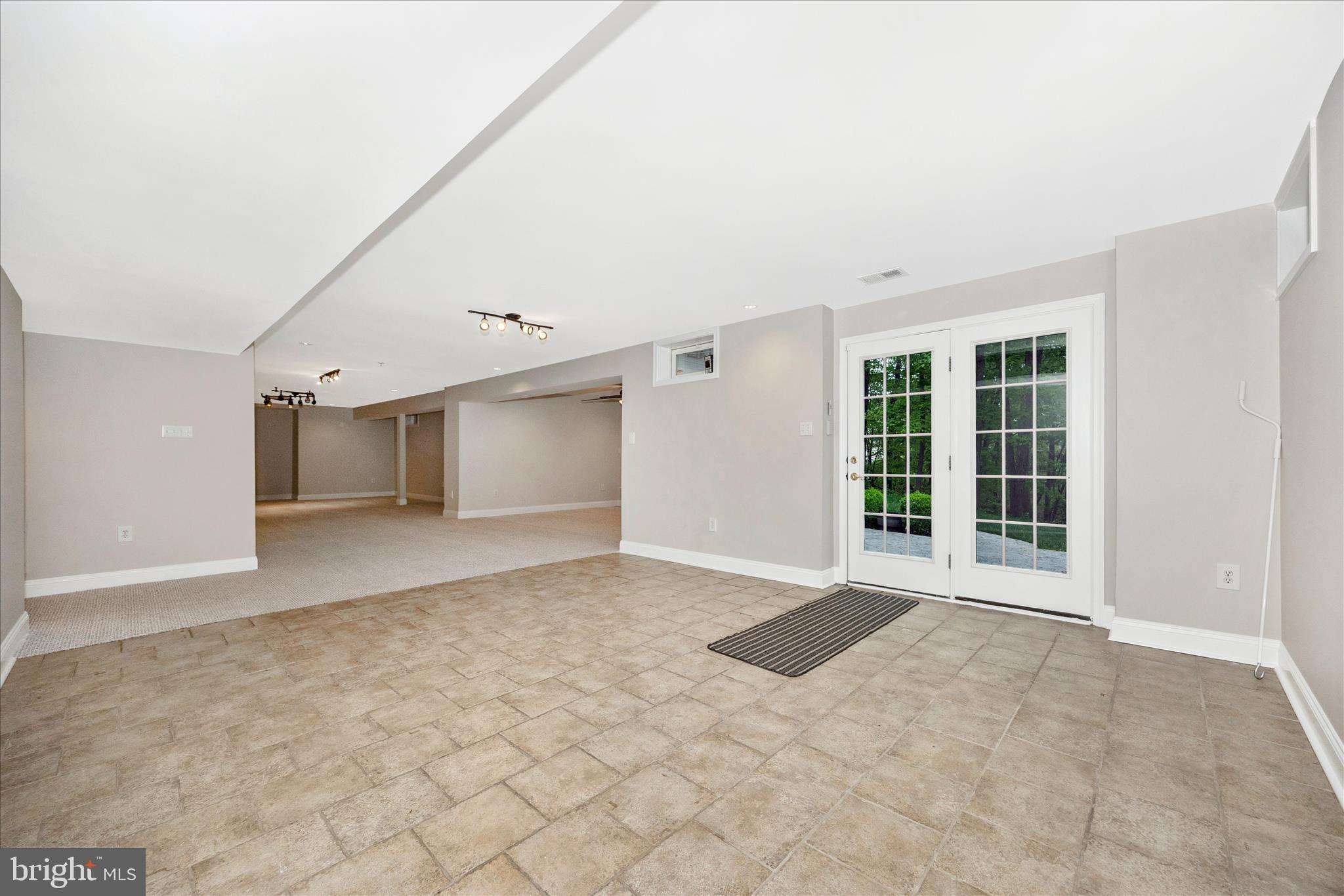SPRING RIDGE - Residential