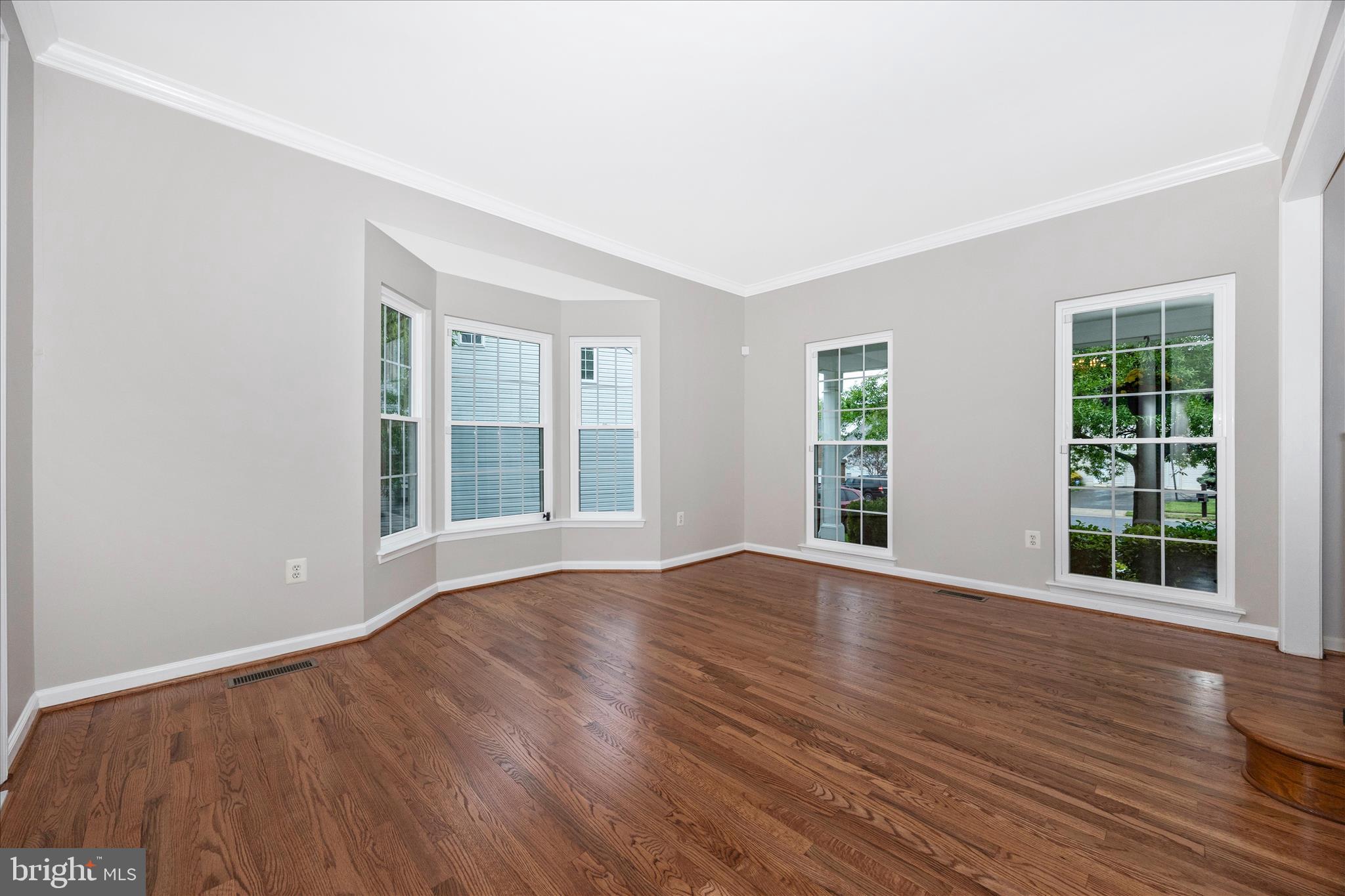 6463 FOREST HILLS COURT