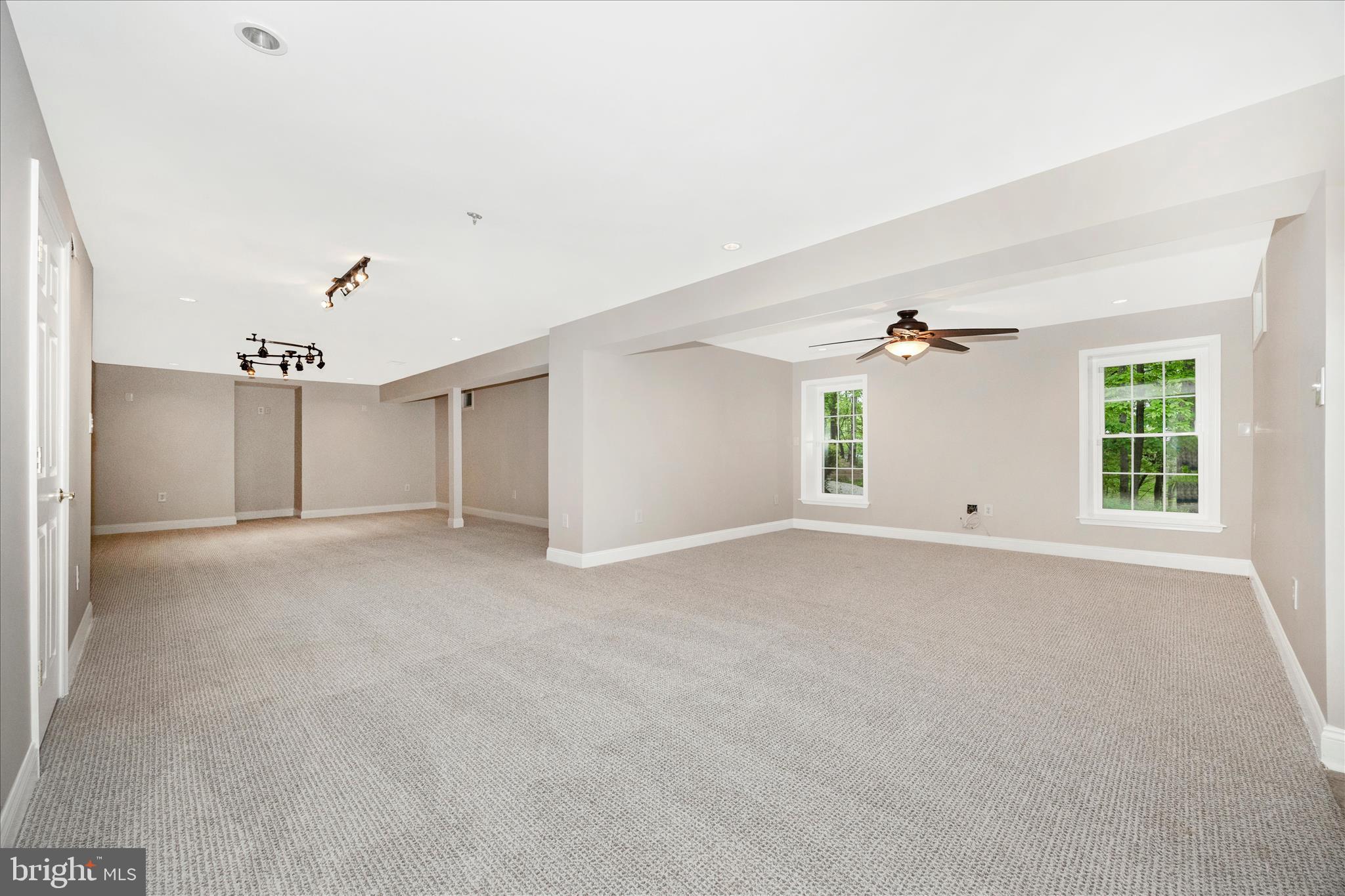 SPRING RIDGE - Residential