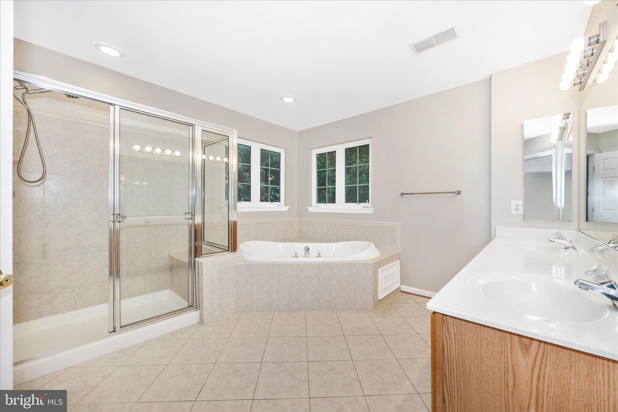 SPRING RIDGE - Residential