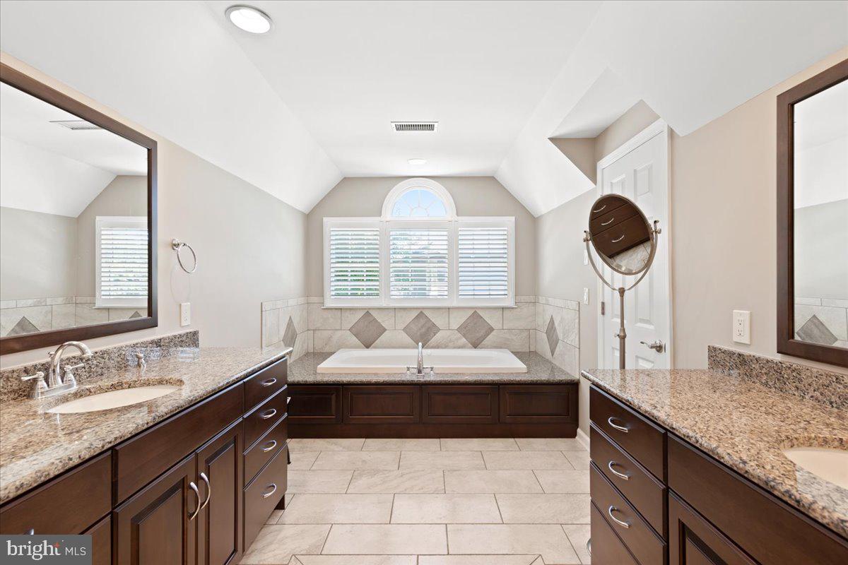 NUTTERS CROSSING - Residential