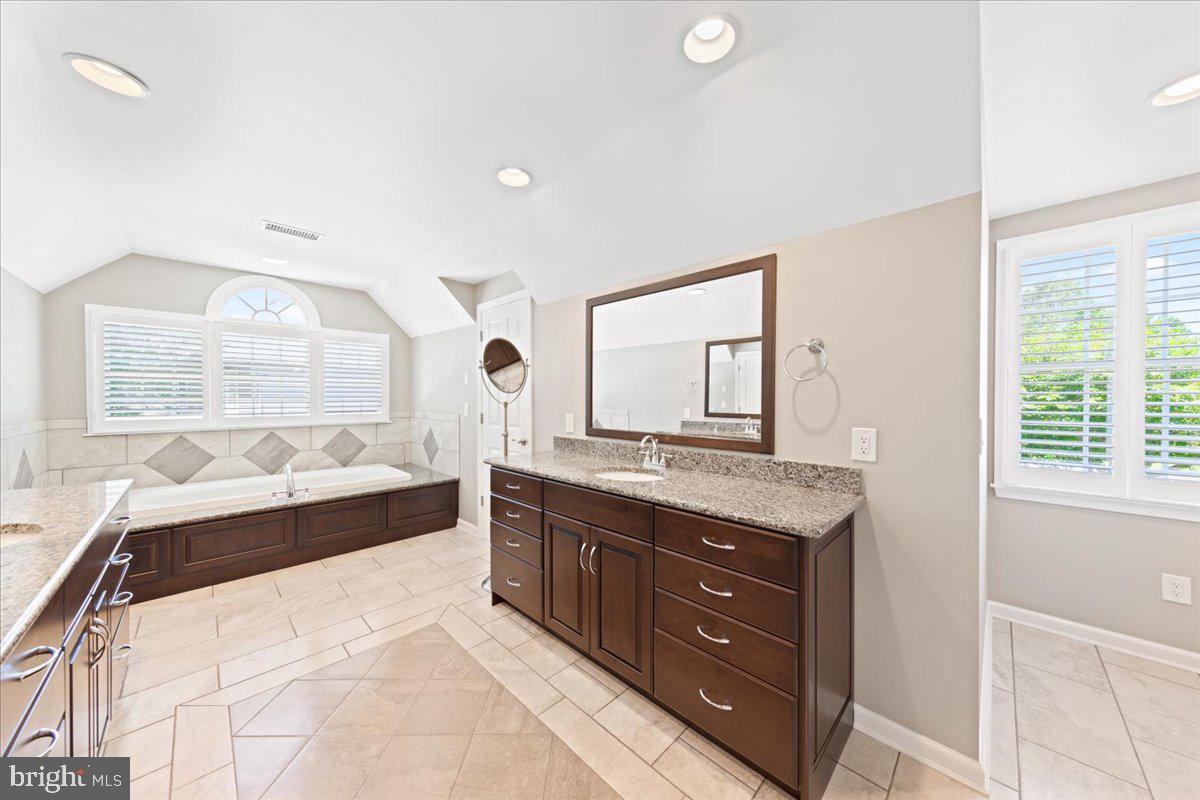 NUTTERS CROSSING - Residential