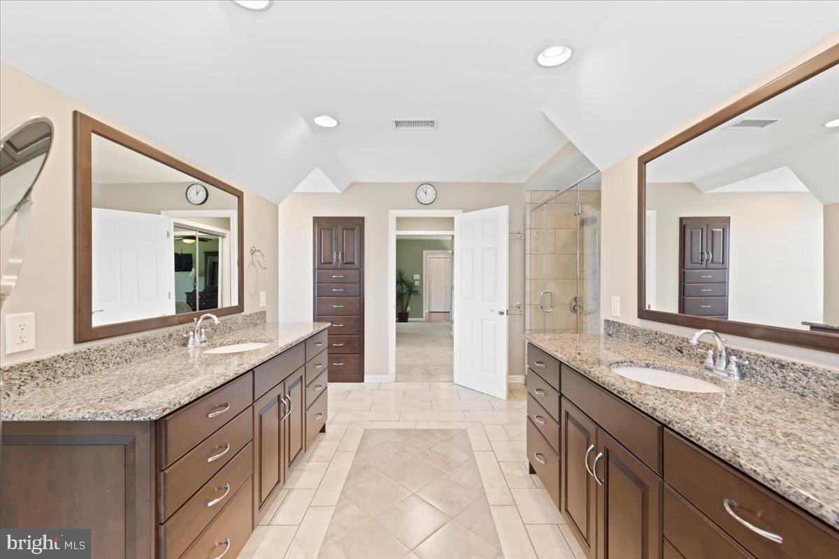 NUTTERS CROSSING - Residential