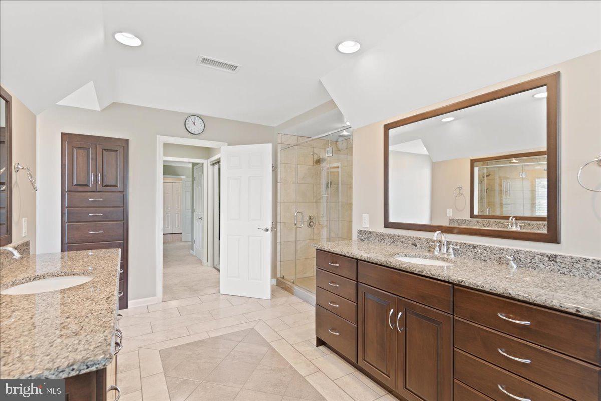 NUTTERS CROSSING - Residential