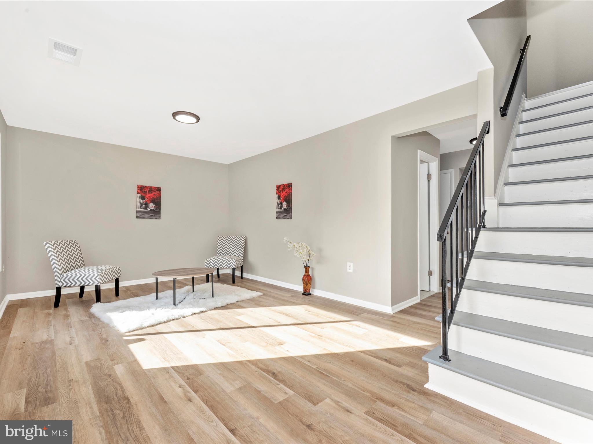 APPLEWALK CONDO - Residential