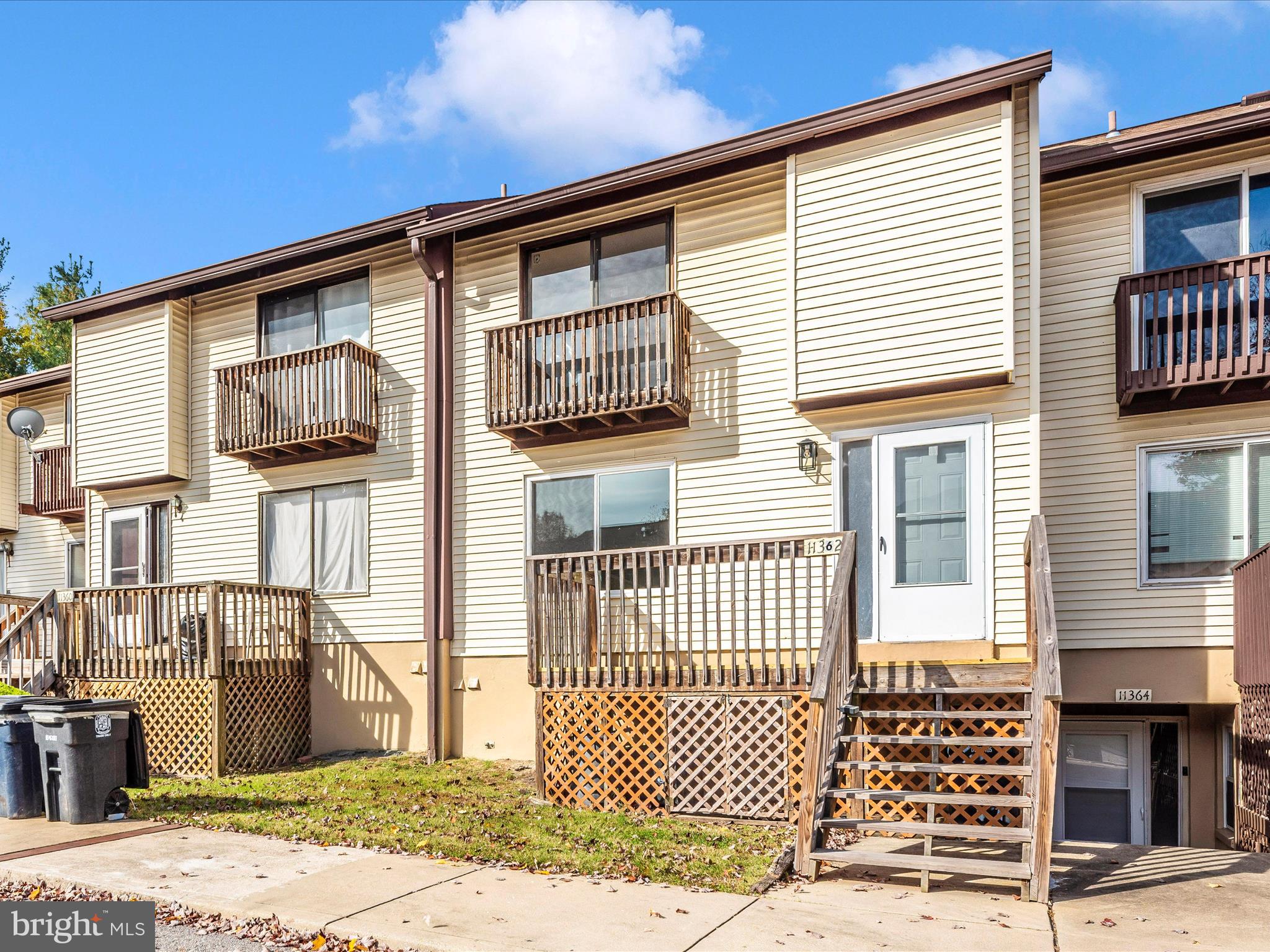 APPLEWALK CONDO - Residential