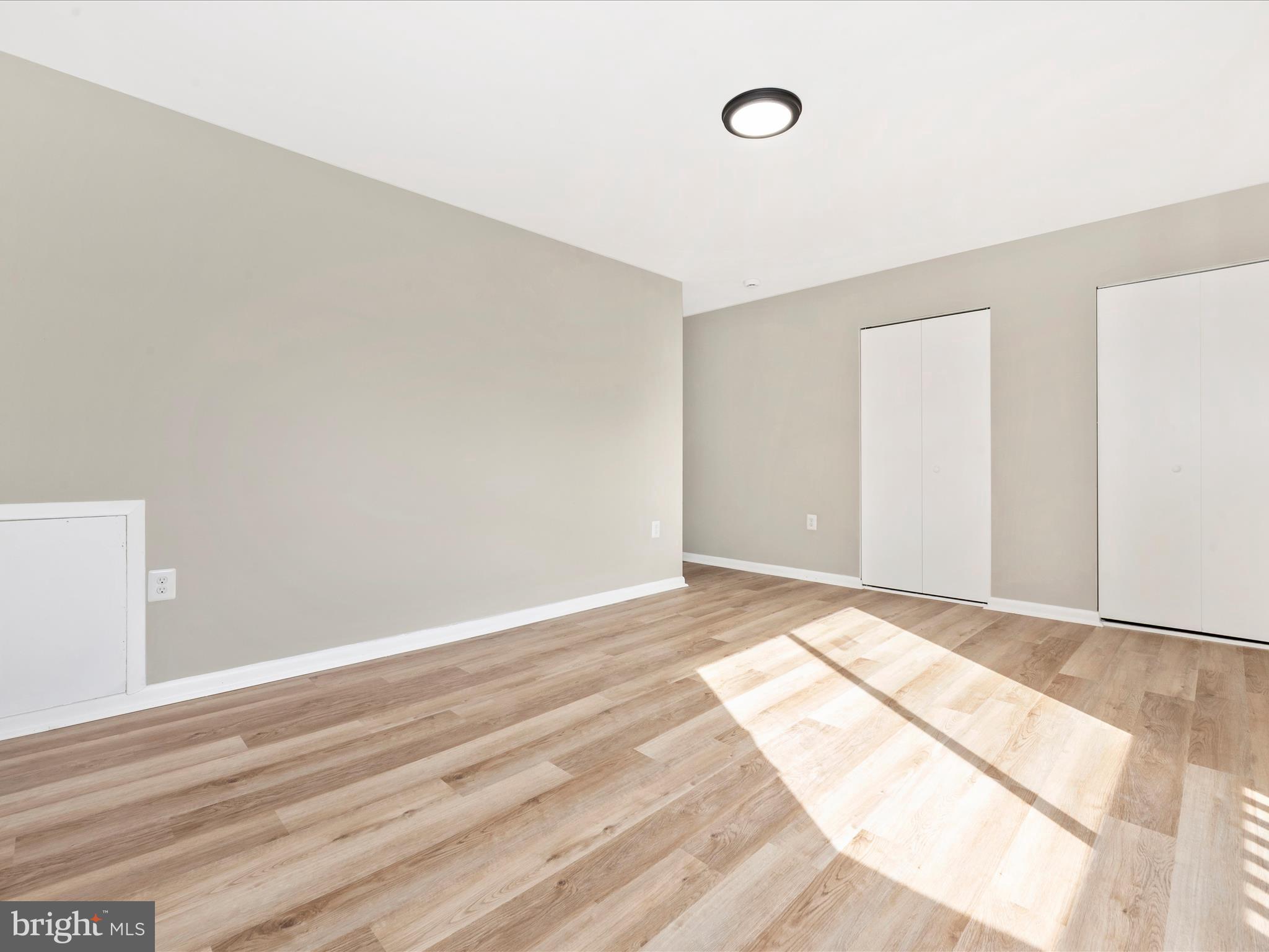 APPLEWALK CONDO - Residential