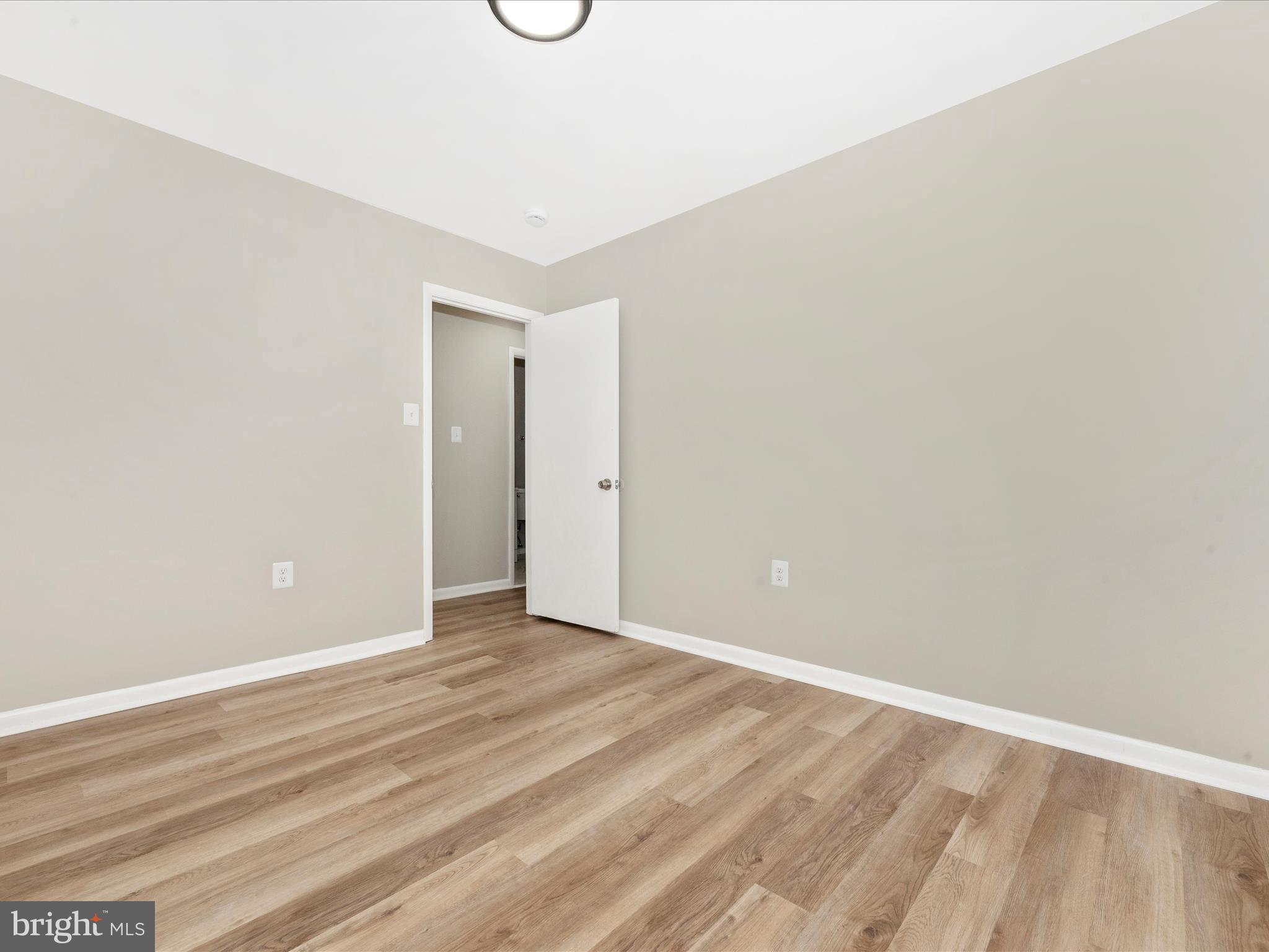 APPLEWALK CONDO - Residential