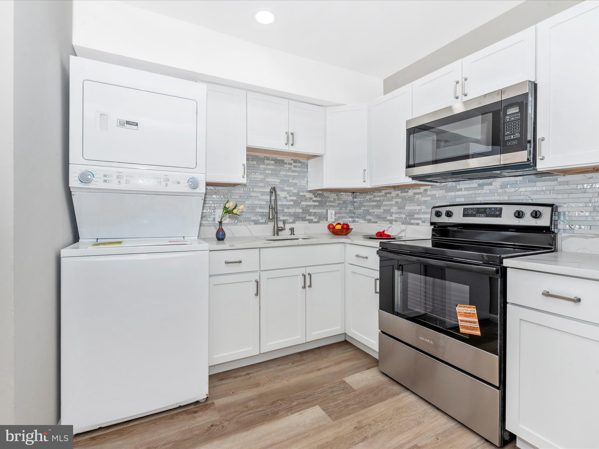 APPLEWALK CONDO - Residential