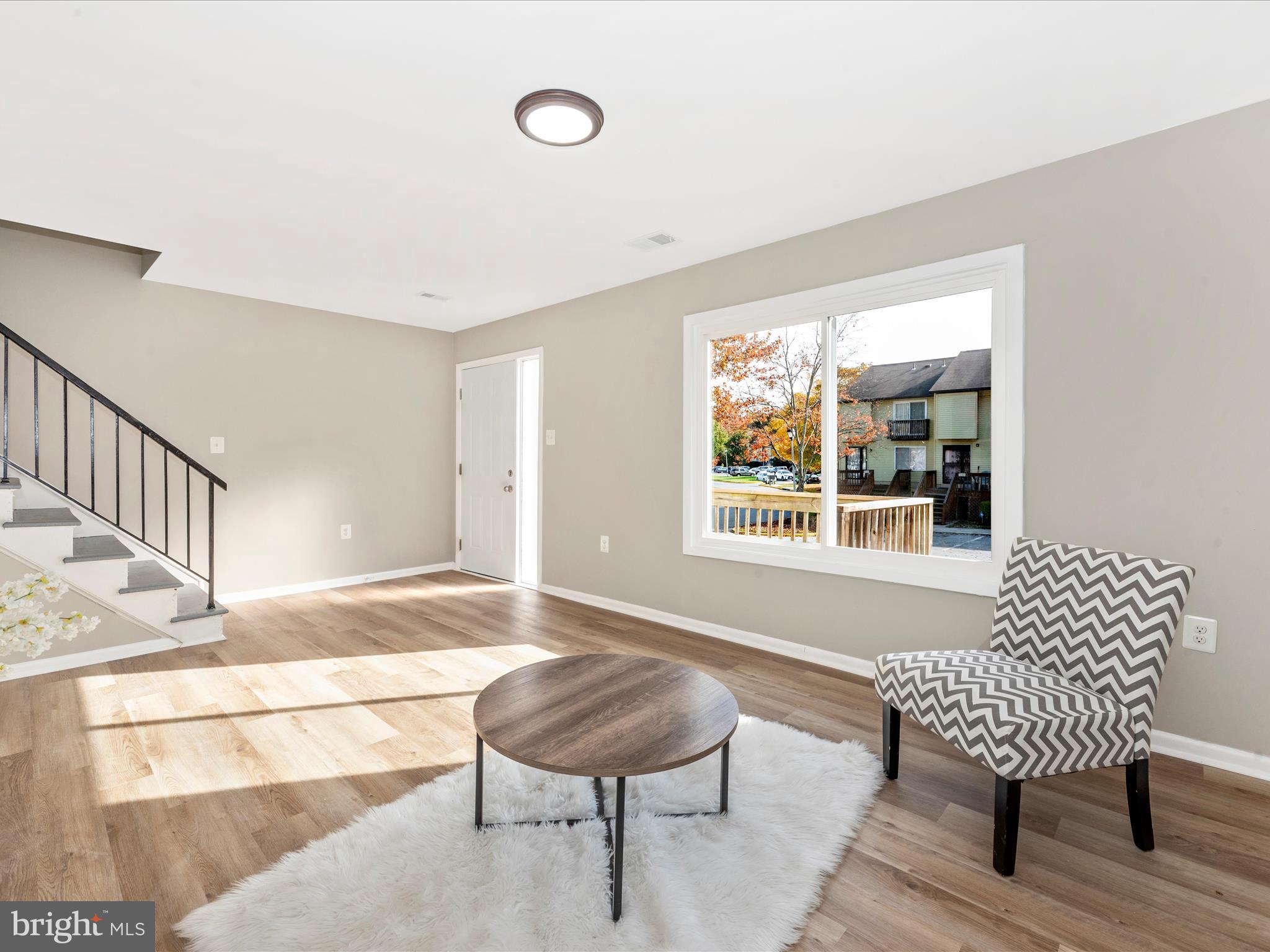 APPLEWALK CONDO - Residential