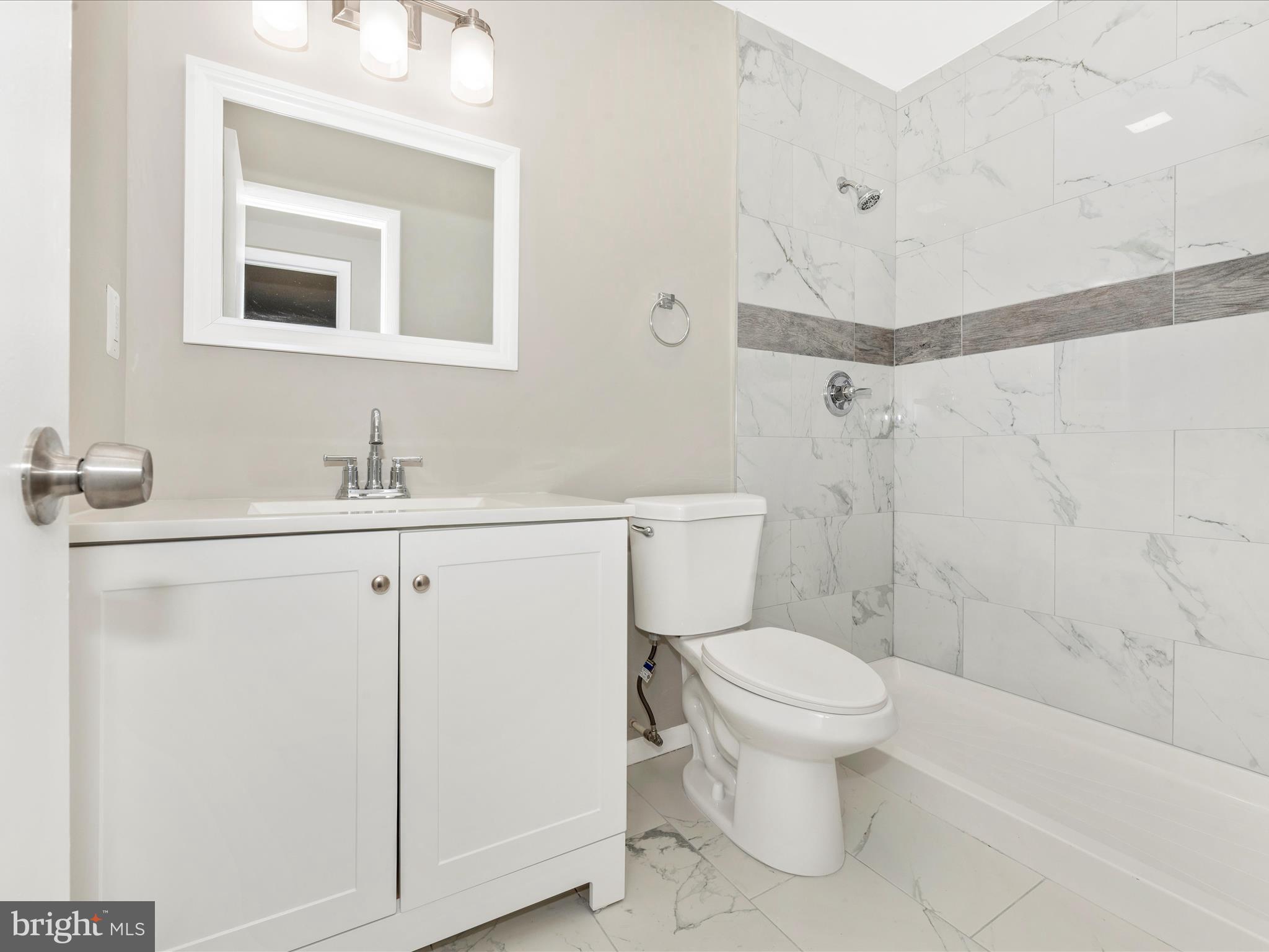 APPLEWALK CONDO - Residential