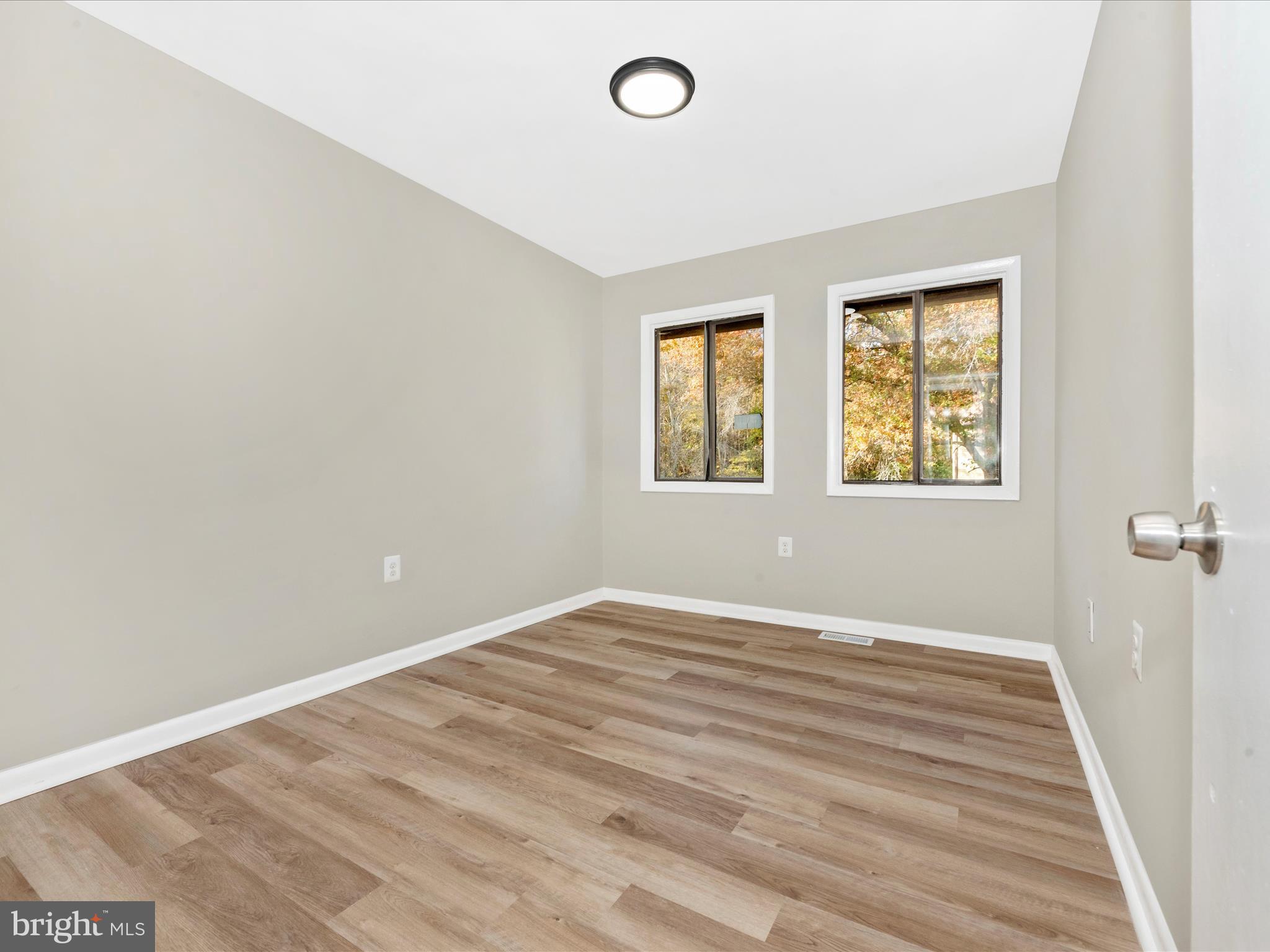 APPLEWALK CONDO - Residential