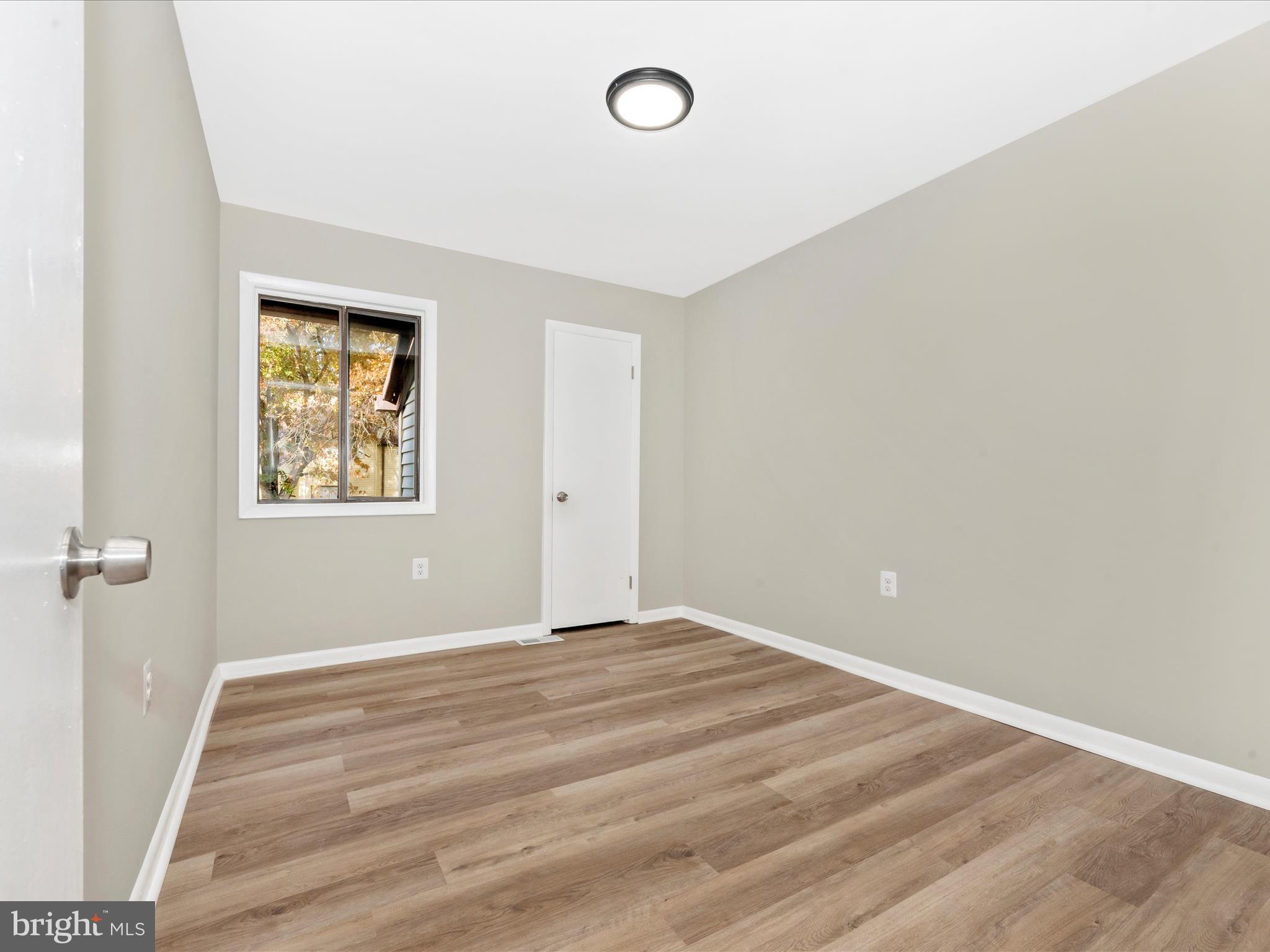 APPLEWALK CONDO - Residential