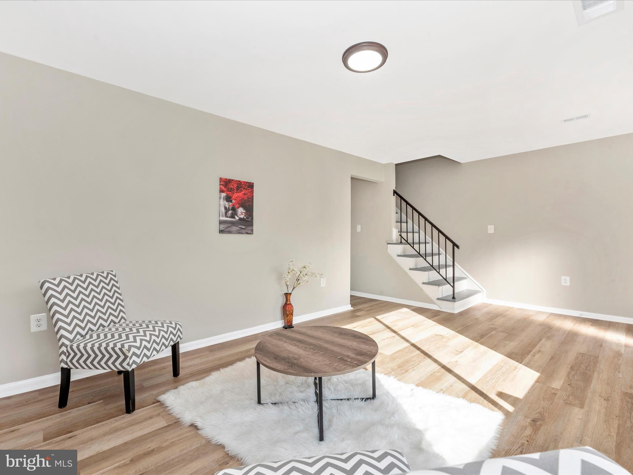 APPLEWALK CONDO - Residential