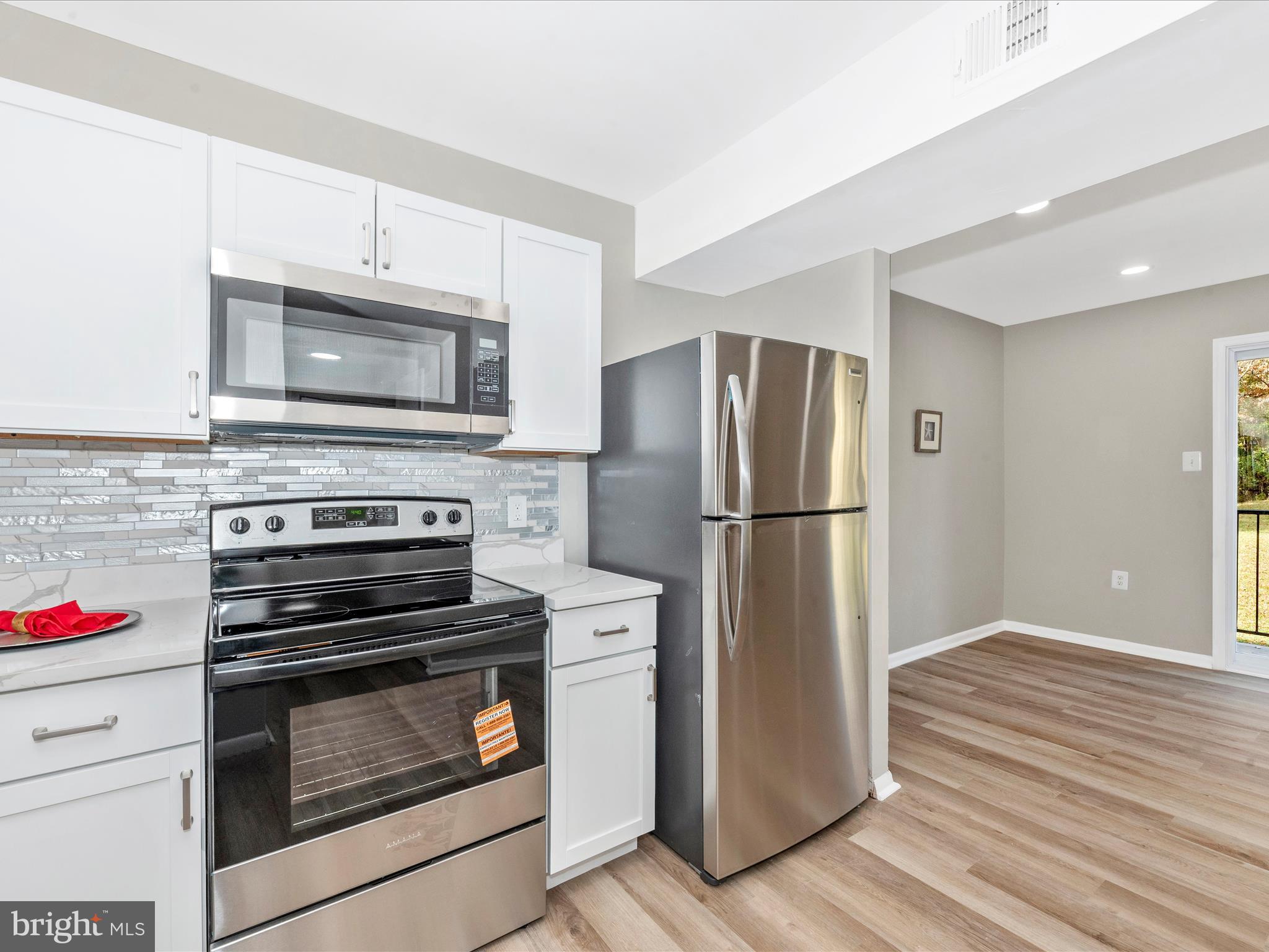 APPLEWALK CONDO - Residential