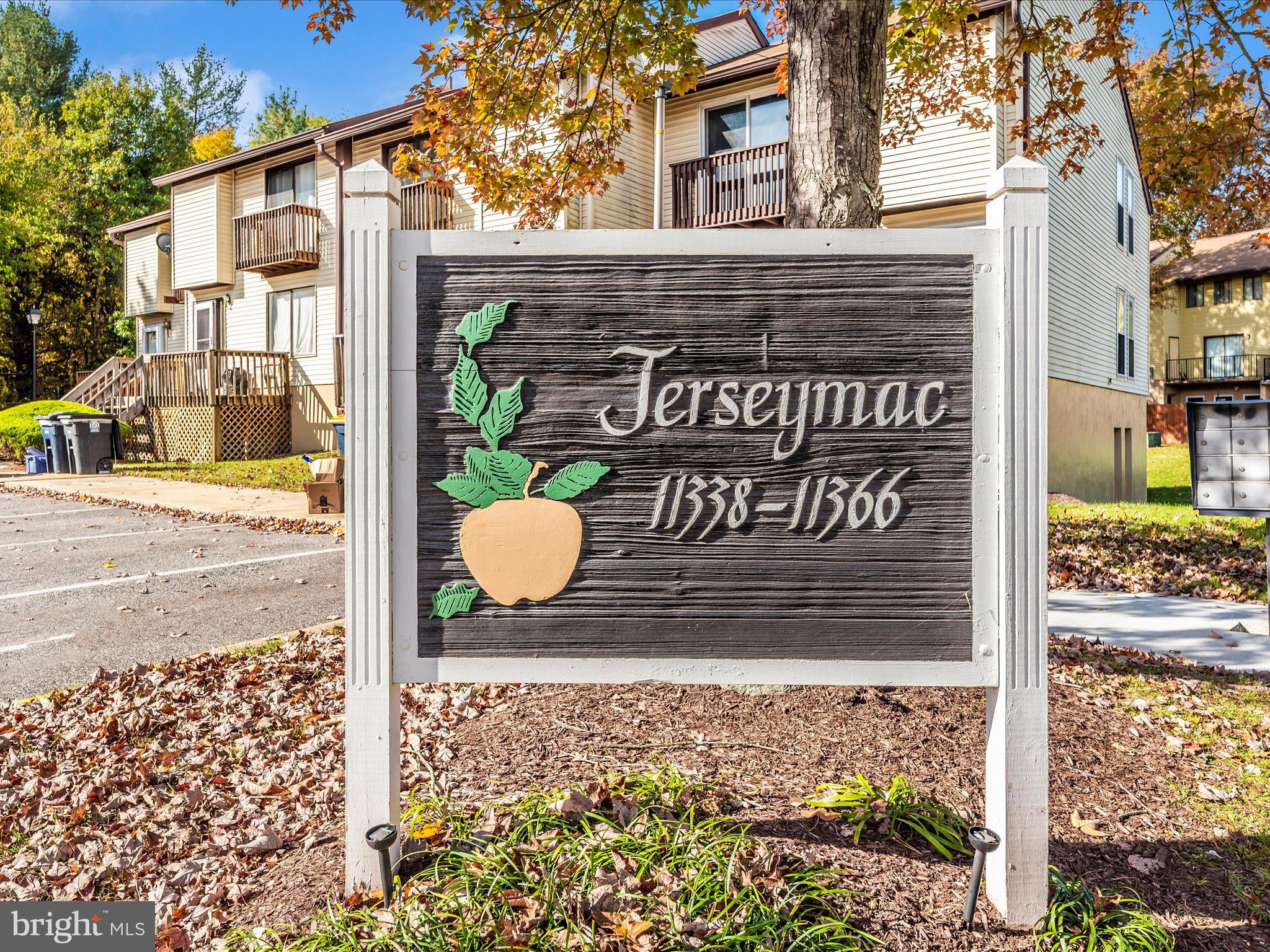 APPLEWALK CONDO - Residential