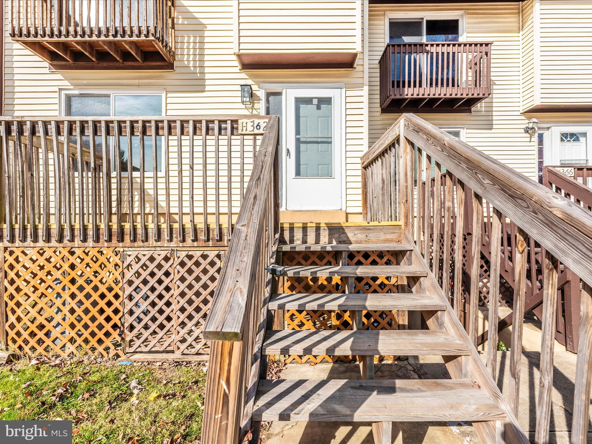 APPLEWALK CONDO - Residential