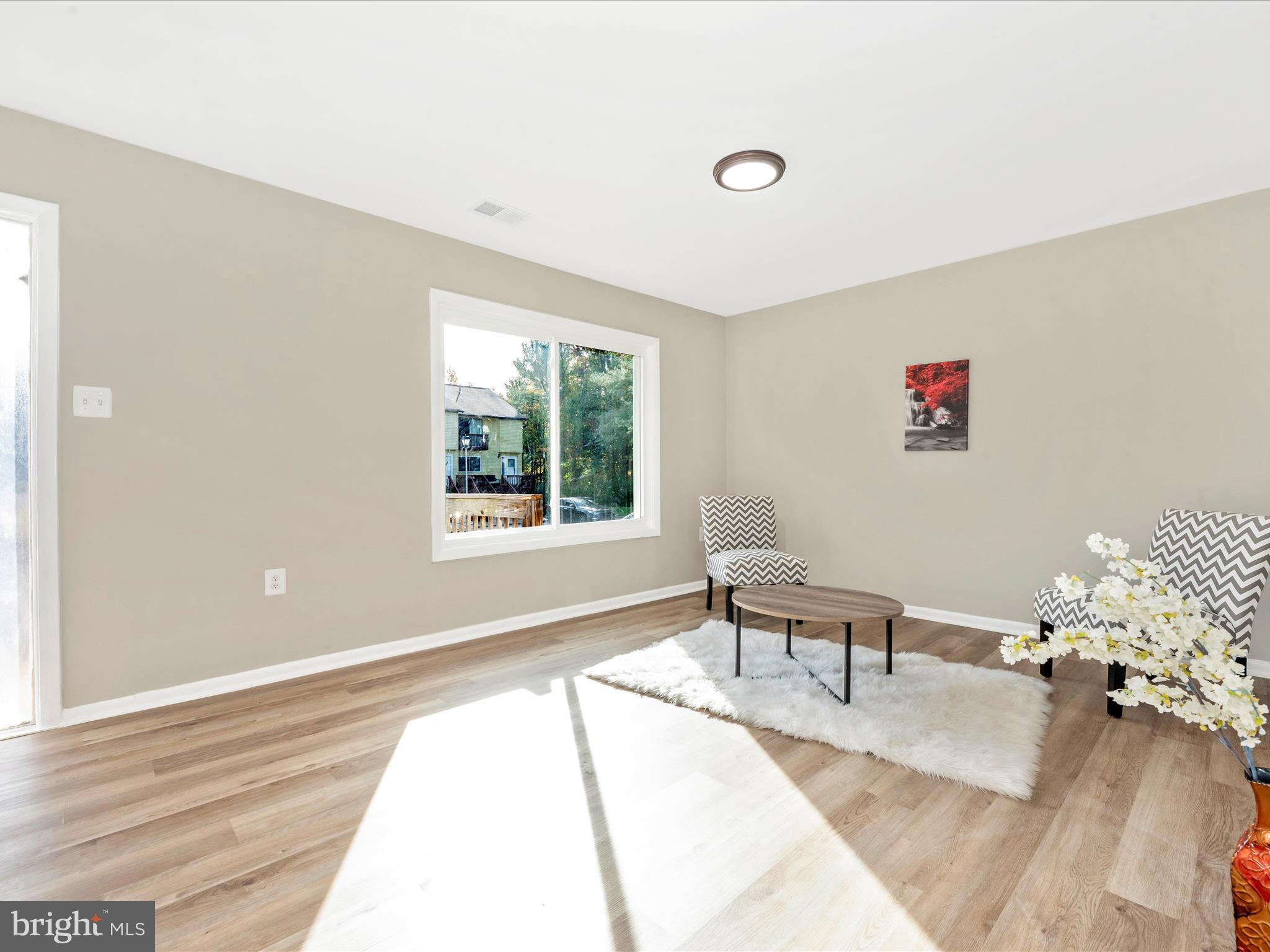 APPLEWALK CONDO - Residential