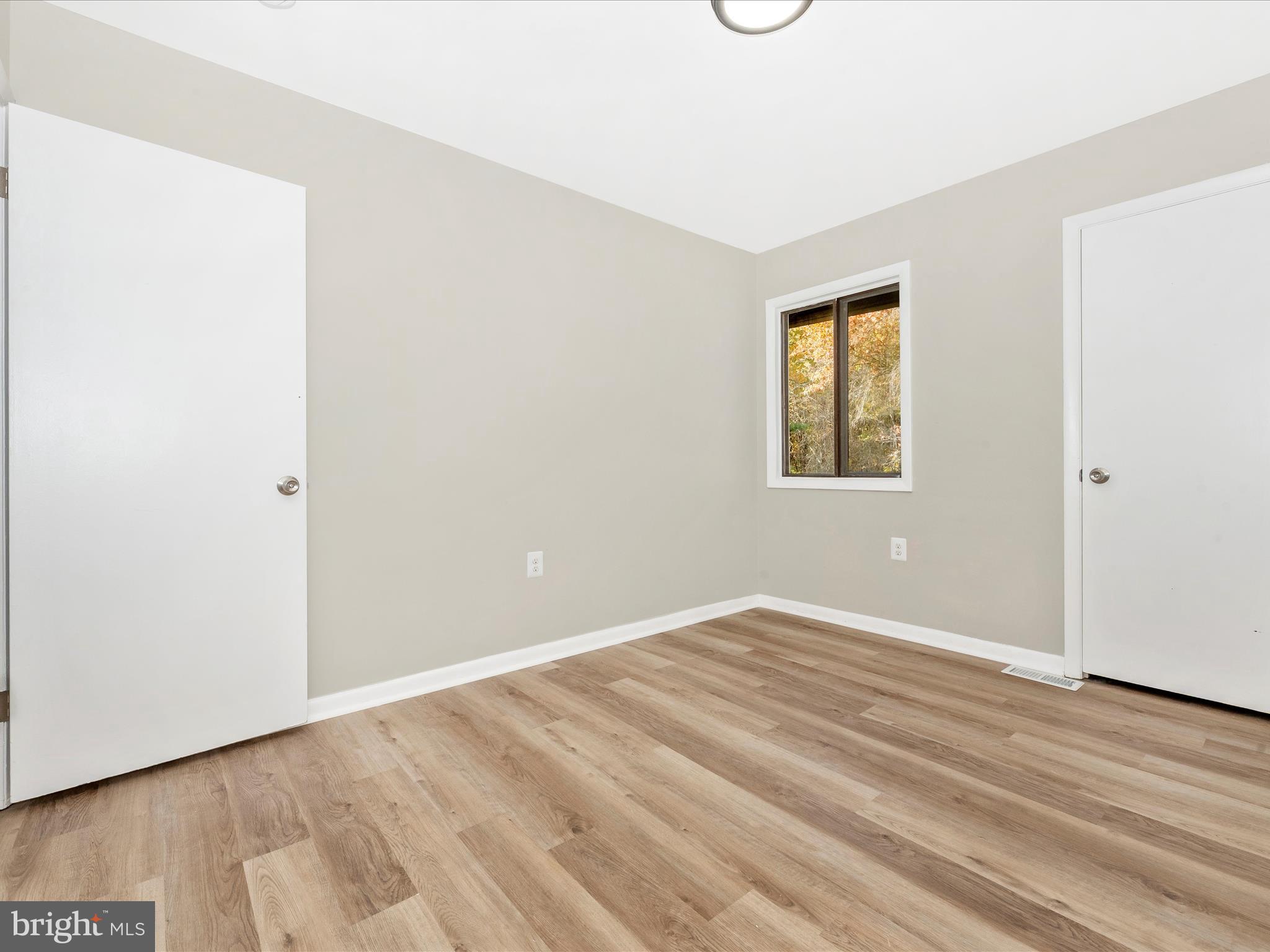 APPLEWALK CONDO - Residential