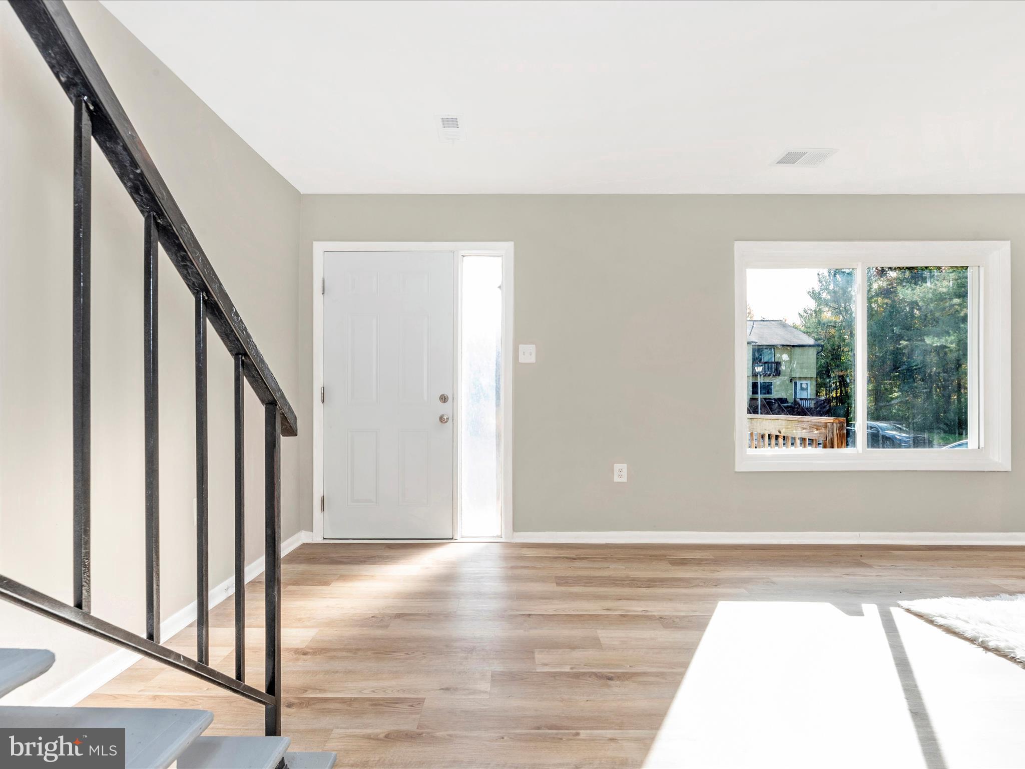 APPLEWALK CONDO - Residential