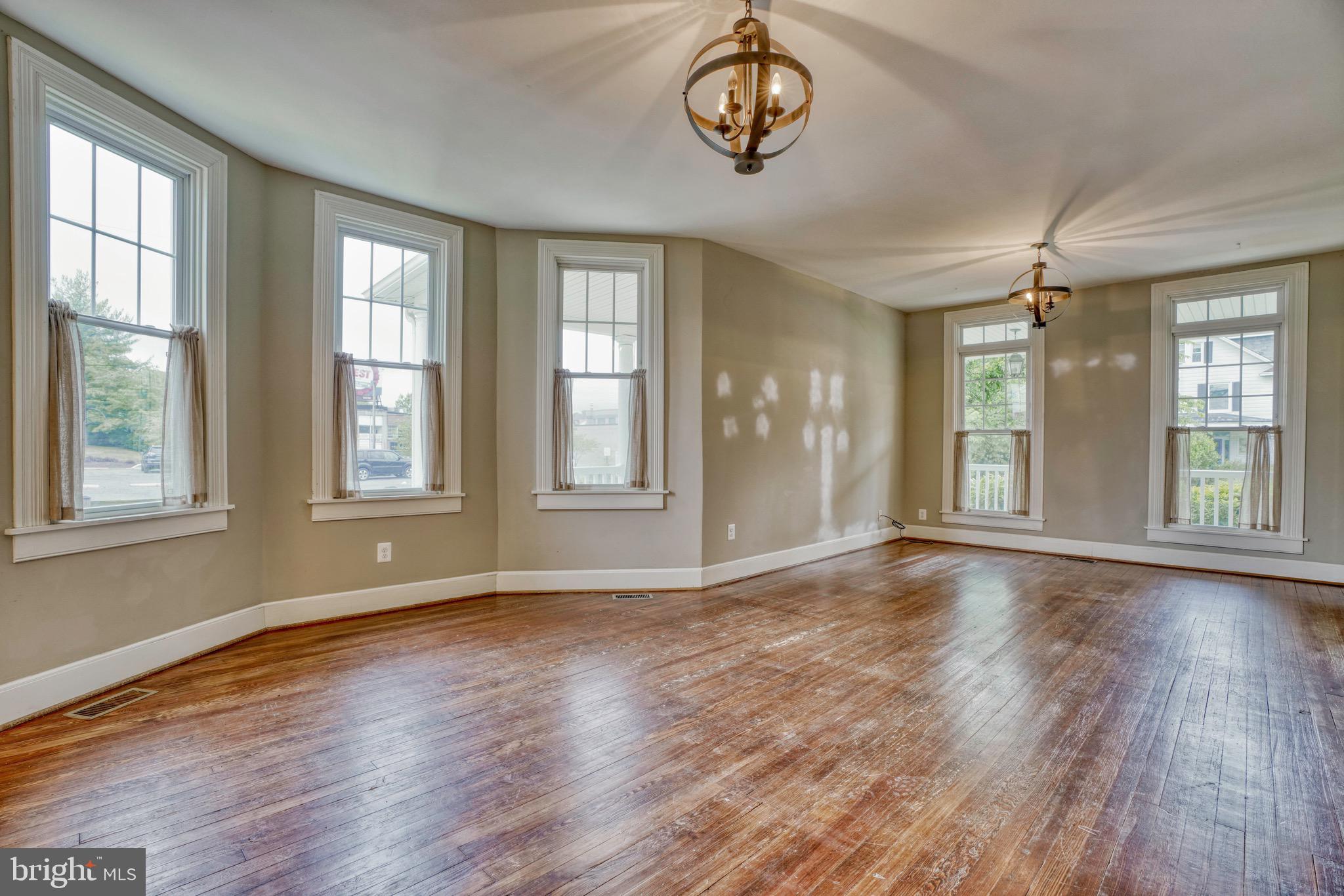 BELVEDERE SQUARE - Residential