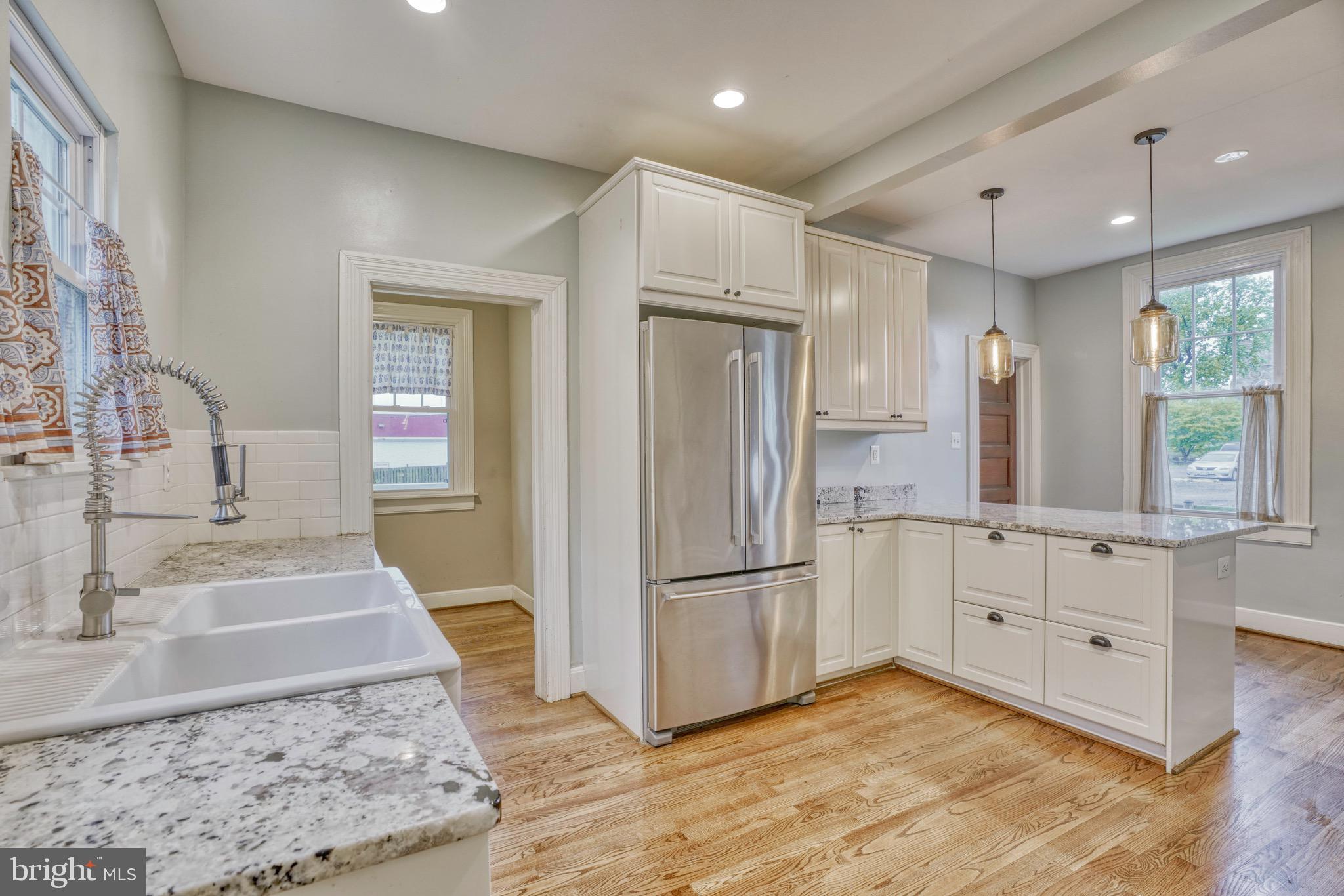 BELVEDERE SQUARE - Residential