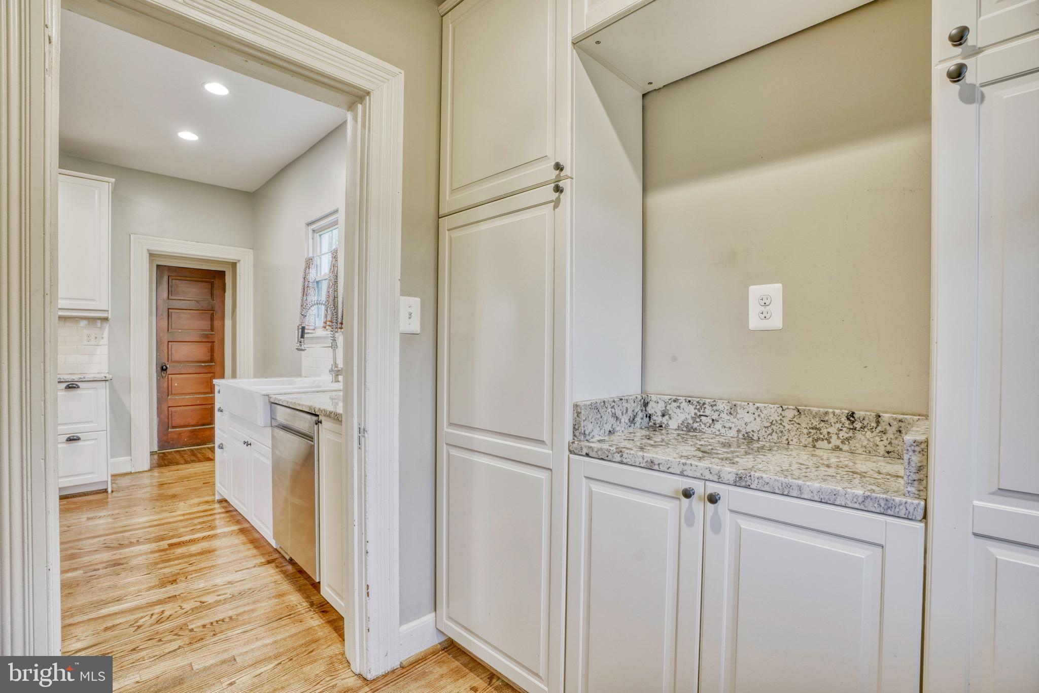 BELVEDERE SQUARE - Residential