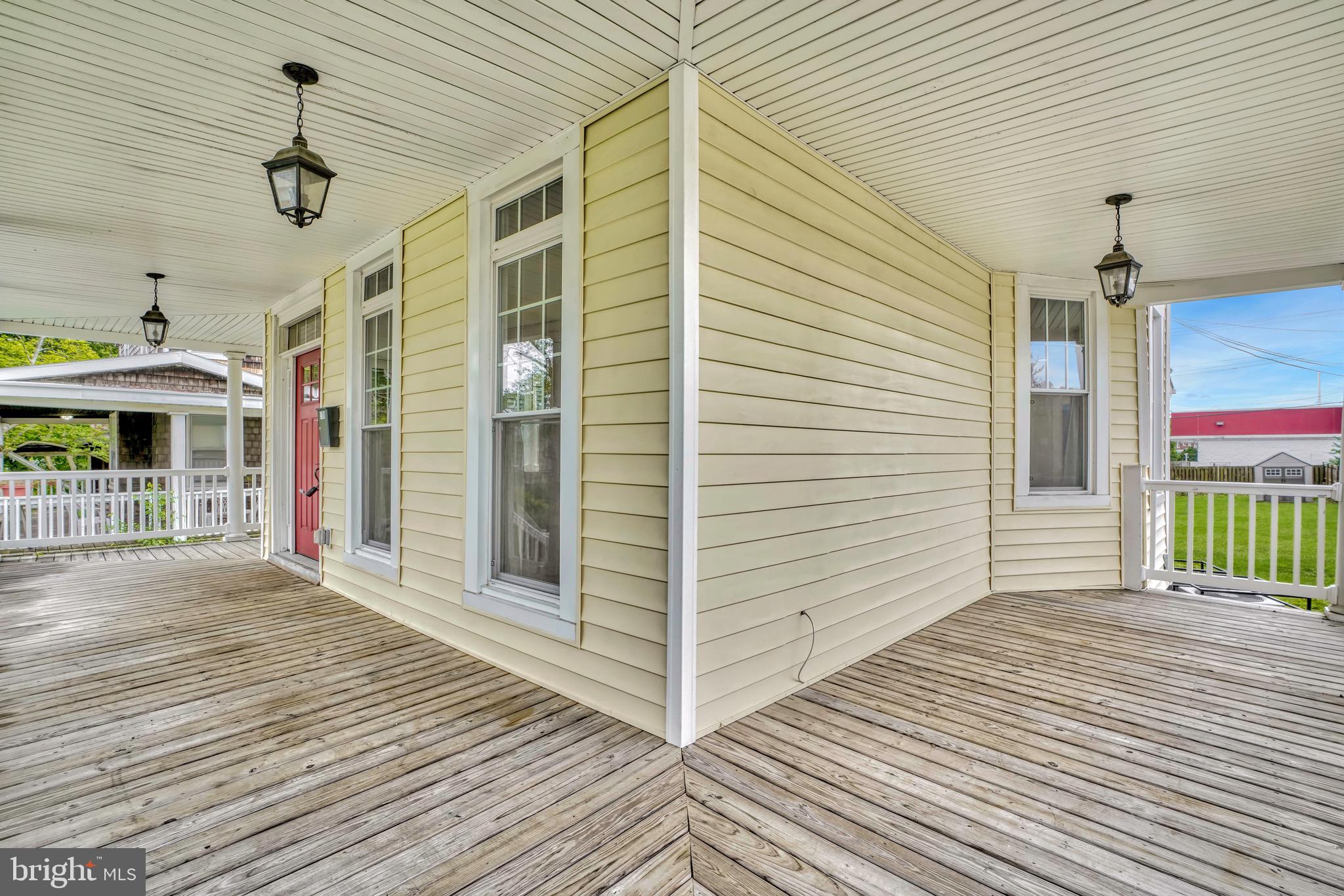 BELVEDERE SQUARE - Residential