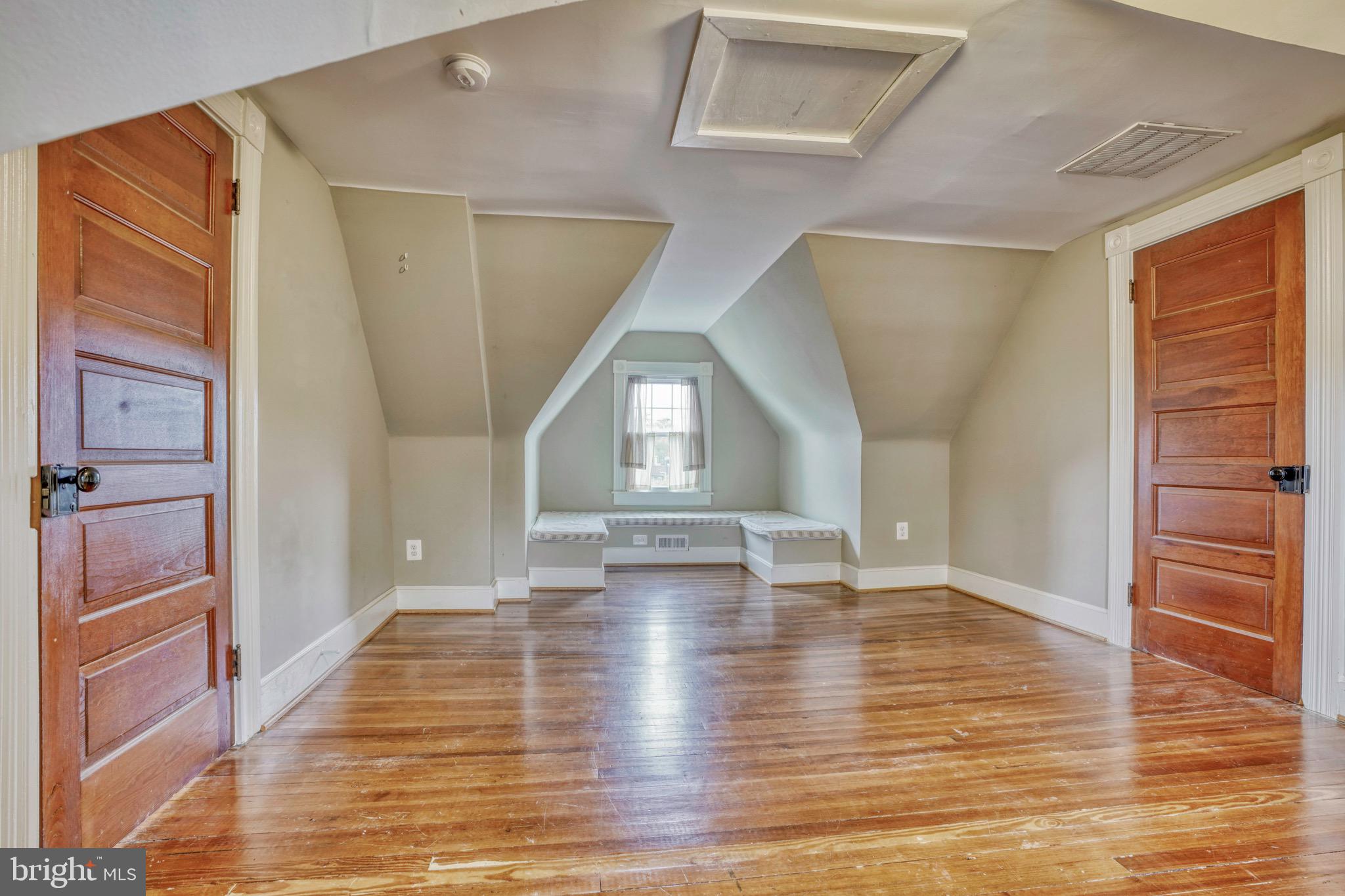 BELVEDERE SQUARE - Residential